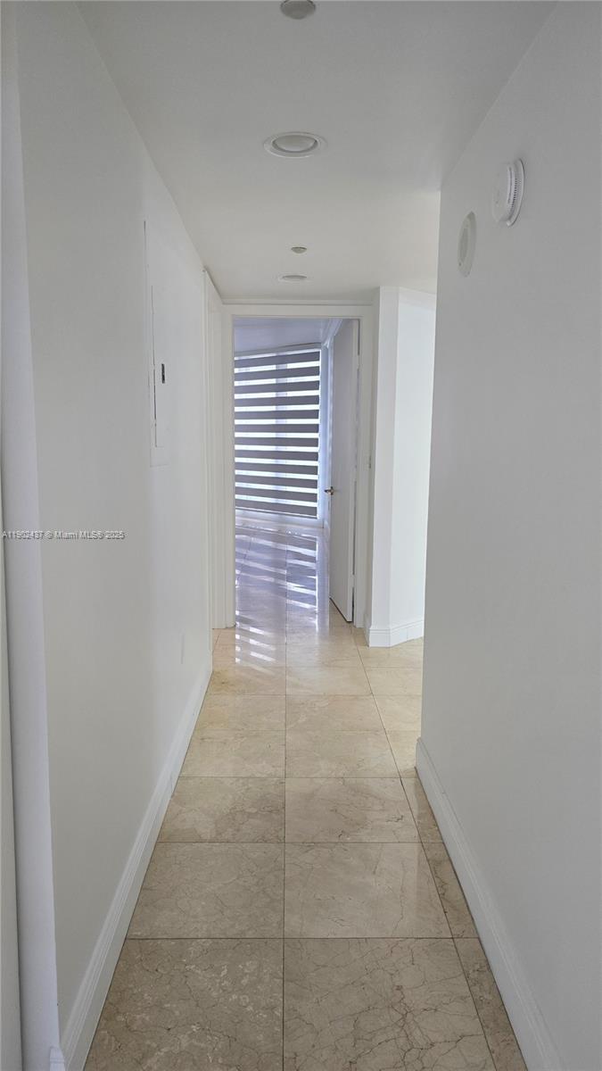 Photo of 19333 Collins Ave #909, Sunny Isles Beach, Florida, 33160 - hallway