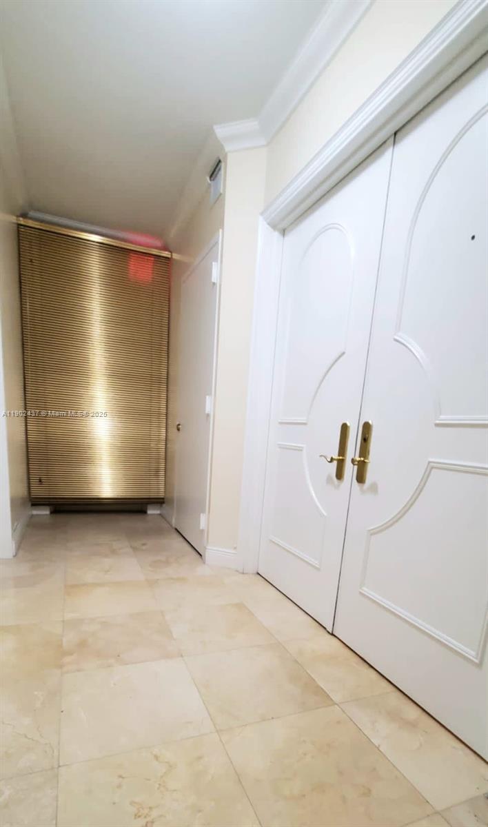 Photo of 19333 Collins Ave #909, Sunny Isles Beach, Florida, 33160 - Private elevator vestibule