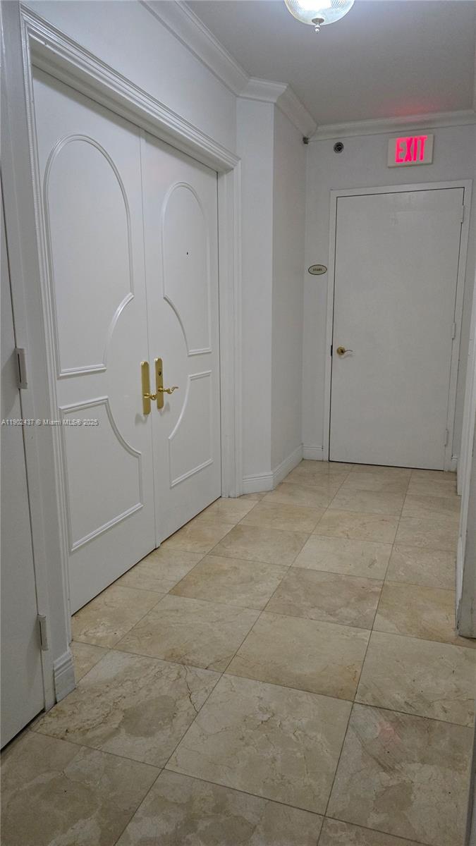 Photo of 19333 Collins Ave #909, Sunny Isles Beach, Florida, 33160 - Private elevator vestibule