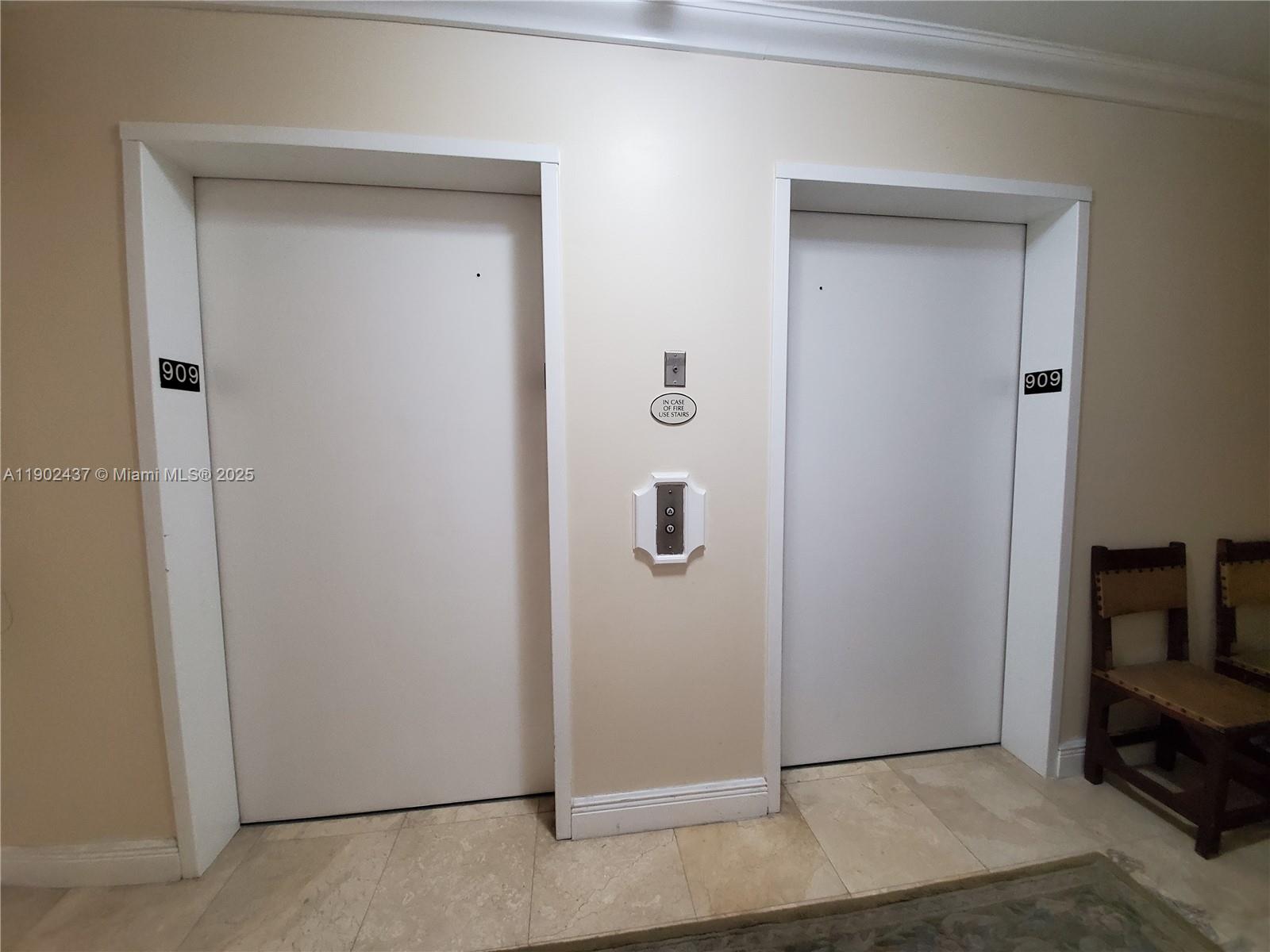 Photo of 19333 Collins Ave #909, Sunny Isles Beach, Florida, 33160 - Private elevator vestibule