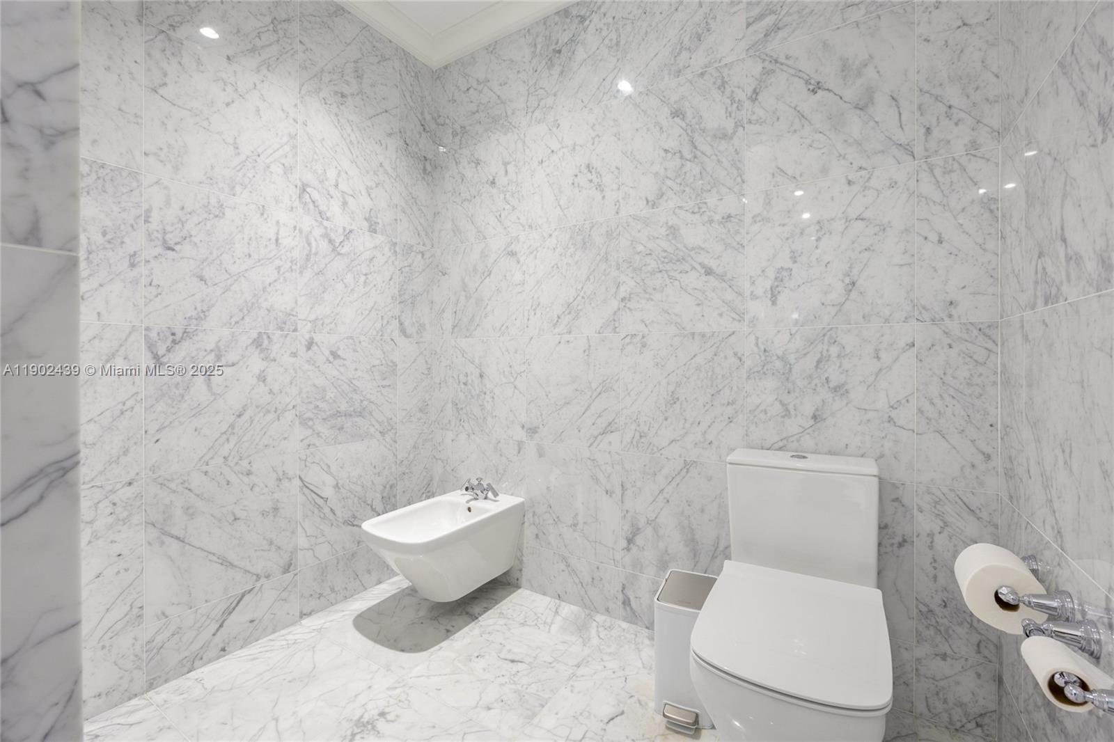 Подробнее 1402 3 / 4 2137 кв.футов $ 2025-10-24 0 Фото