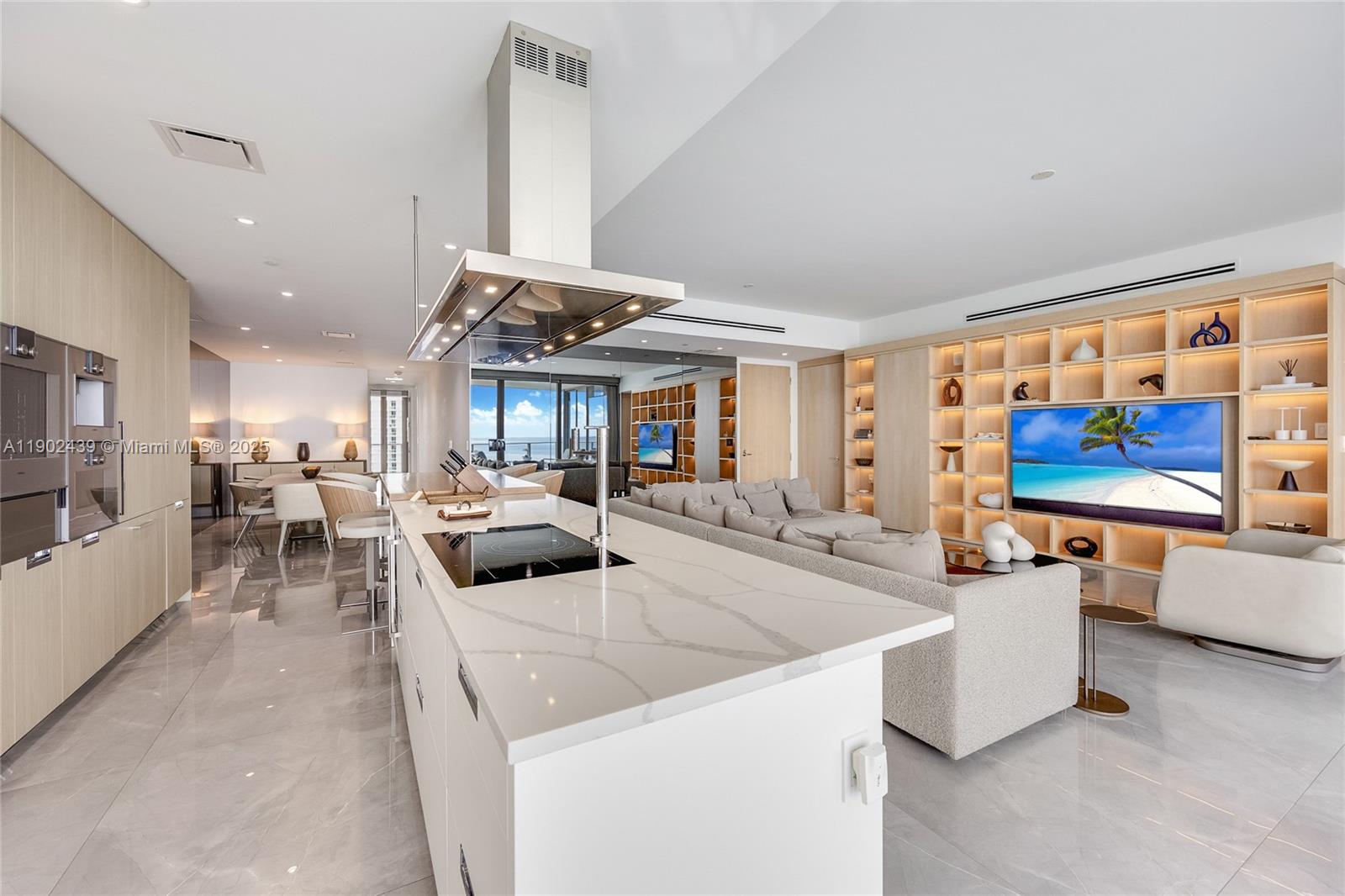 Подробнее 1402 3 / 4 2137 кв.футов $ 2025-10-24 0 Фото