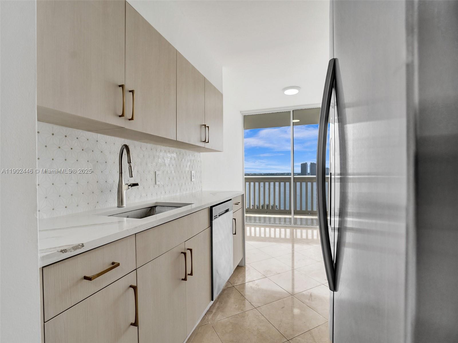 See details 1612 2 / 2 1350 sq. ft. $ 2025-10-24 0 Photo