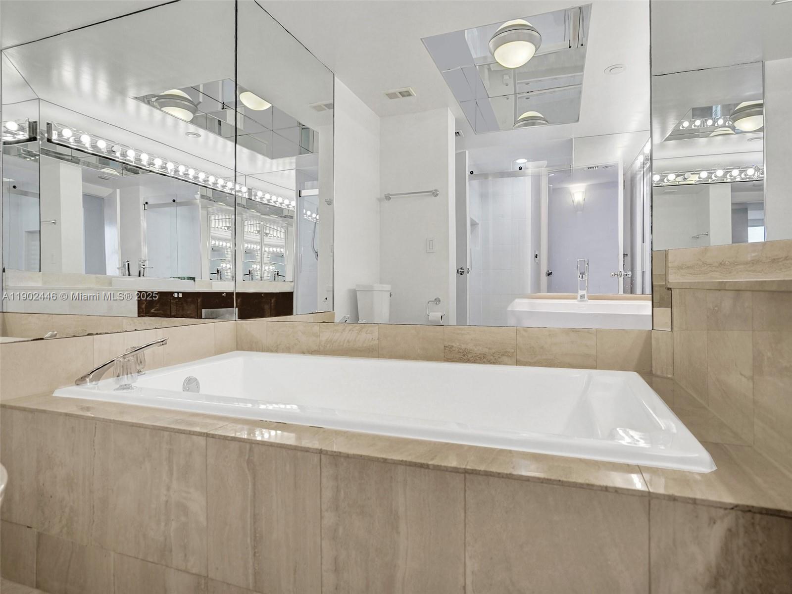 See details 1612 2 / 2 1350 sq. ft. $ 2025-10-24 0 Photo