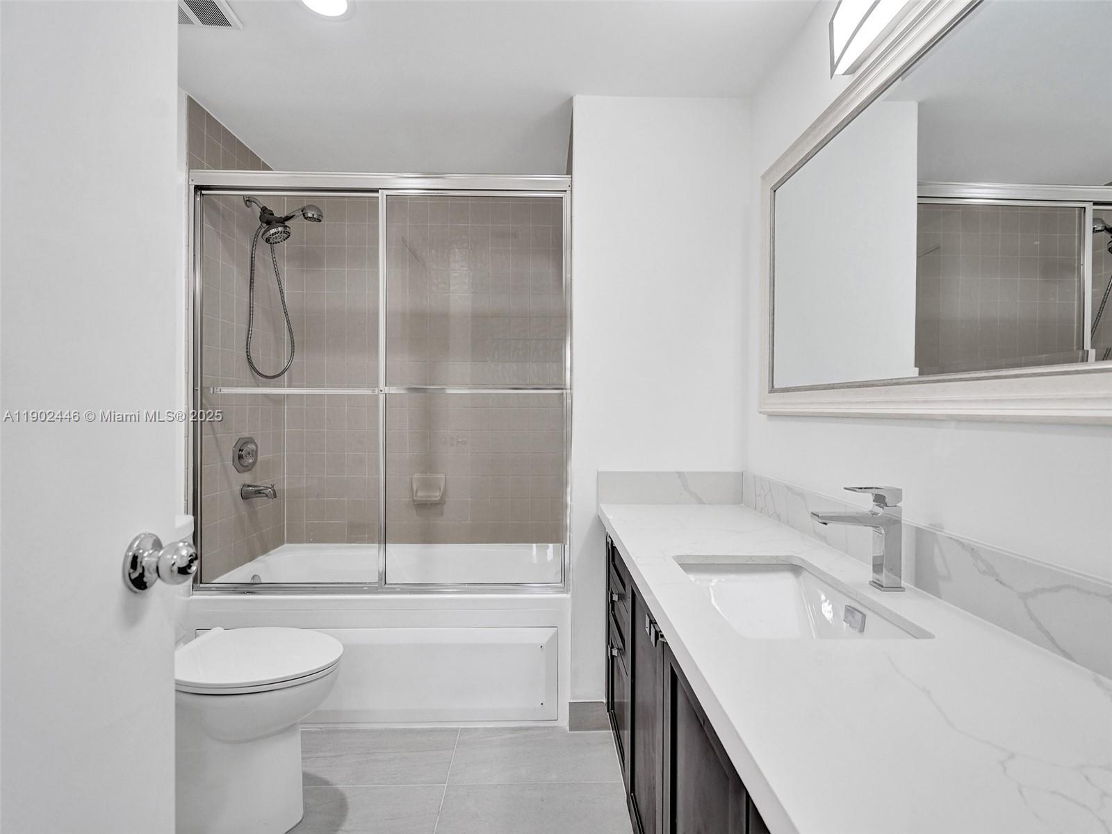 See details 1612 2 / 2 1350 sq. ft. $ 2025-10-24 0 Photo