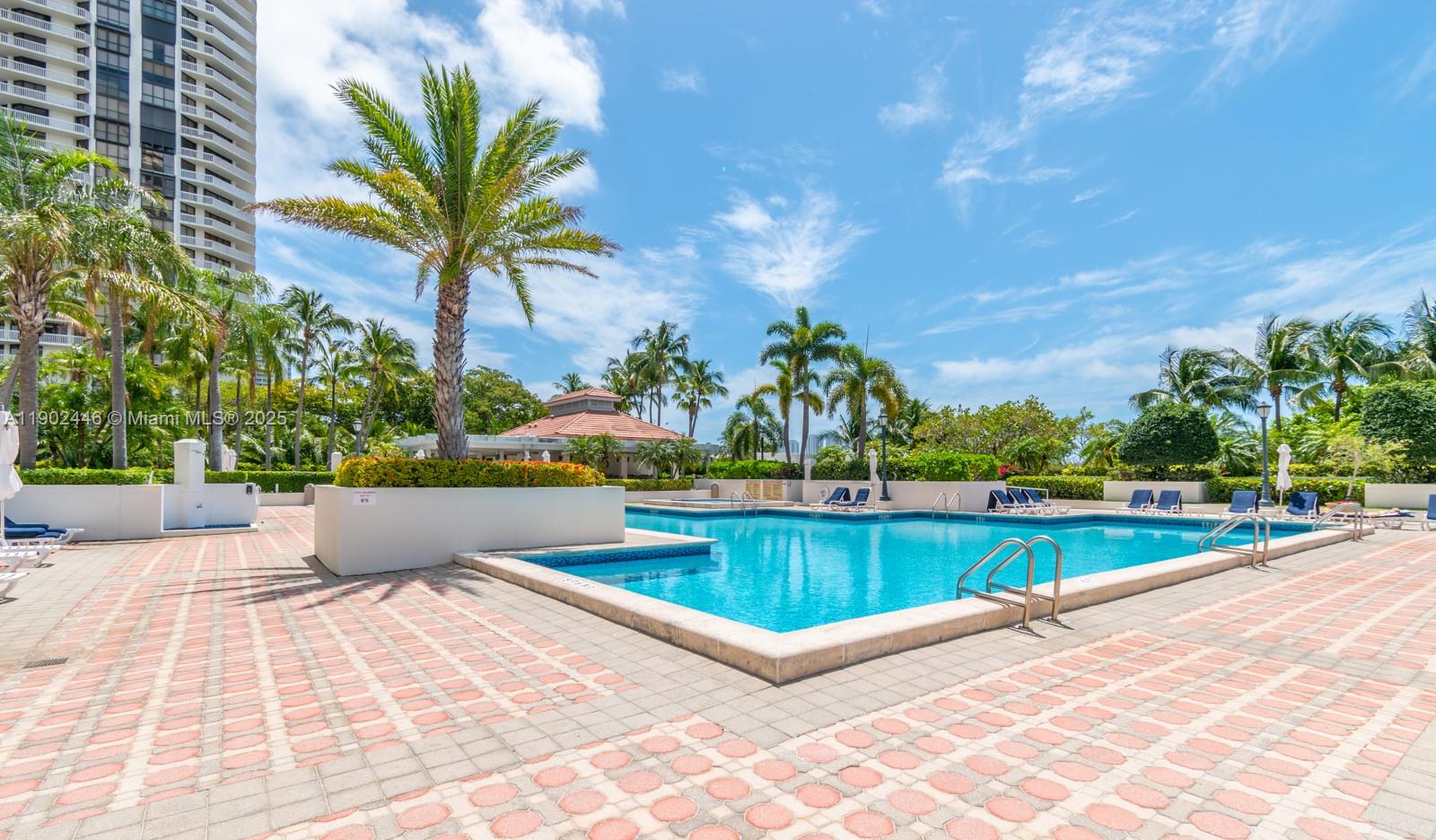 See details 1612 2 / 2 1350 sq. ft. $ 2025-10-24 0 Photo