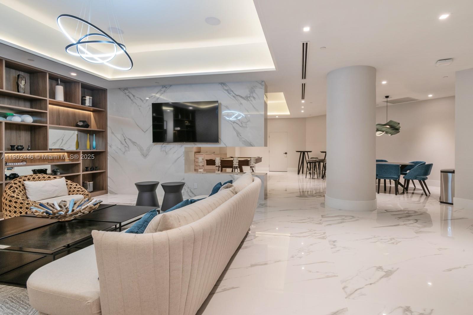 See details 1612 2 / 2 1350 sq. ft. $ 2025-10-24 0 Photo