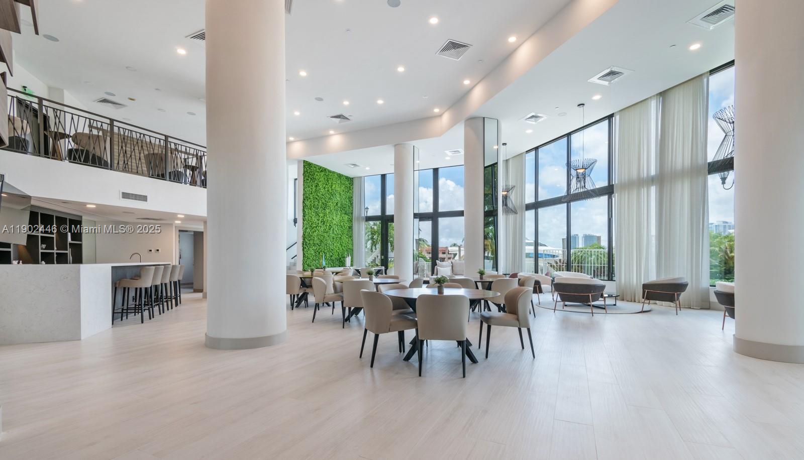 See details 1612 2 / 2 1350 sq. ft. $ 2025-10-24 0 Photo