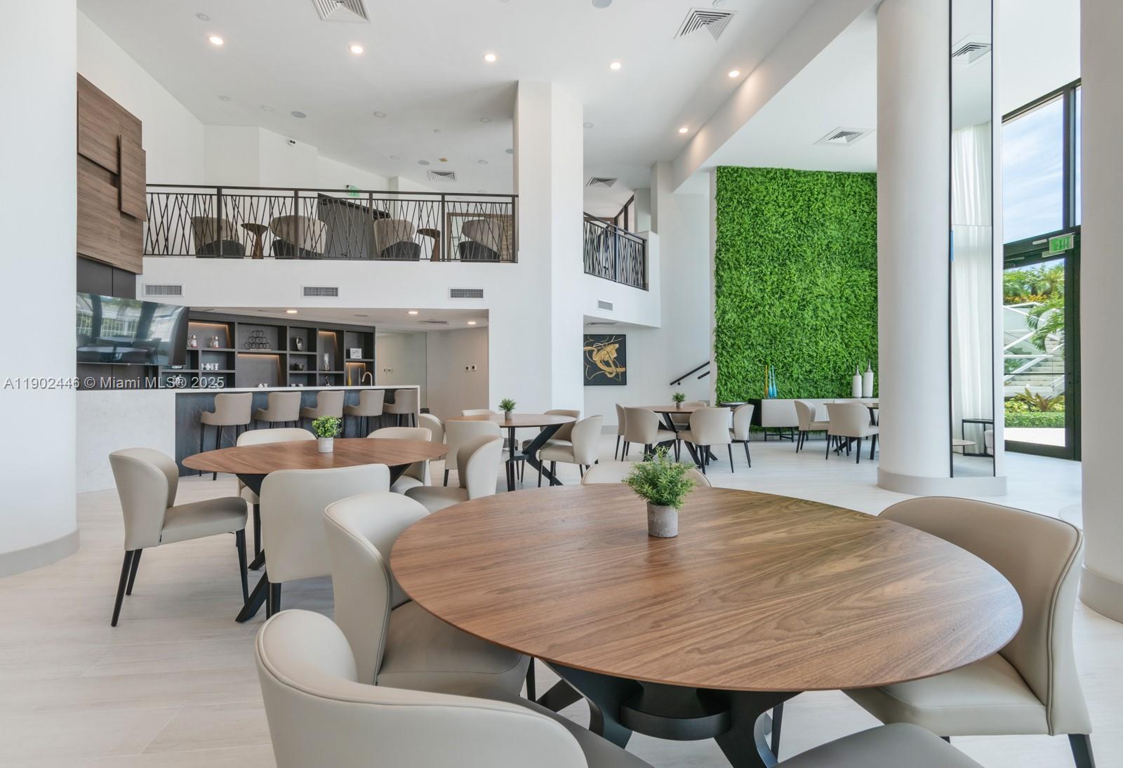 See details 1612 2 / 2 1350 sq. ft. $ 2025-10-24 0 Photo