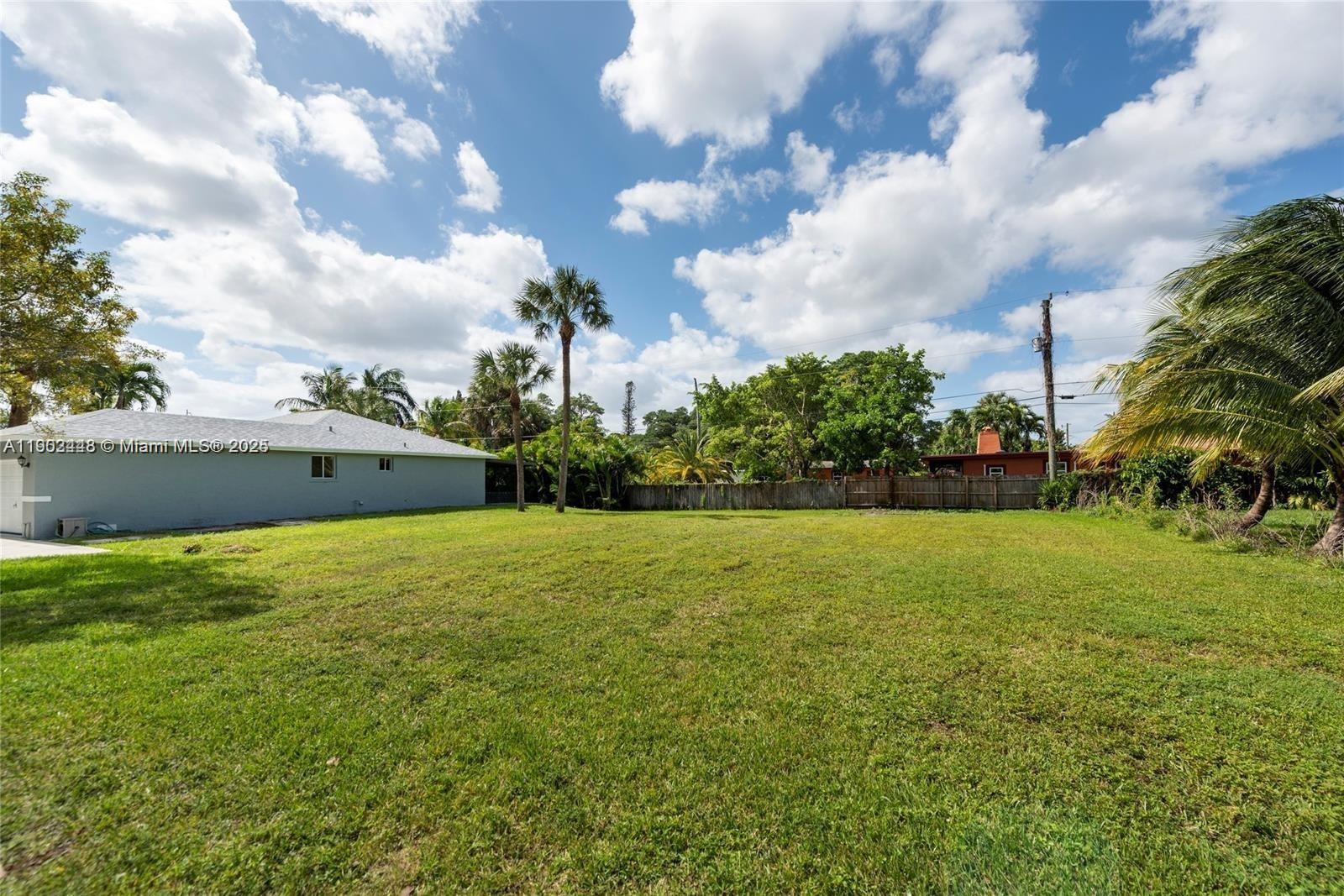 See details   /   sq. ft. $ 2025-10-24 0 Photo