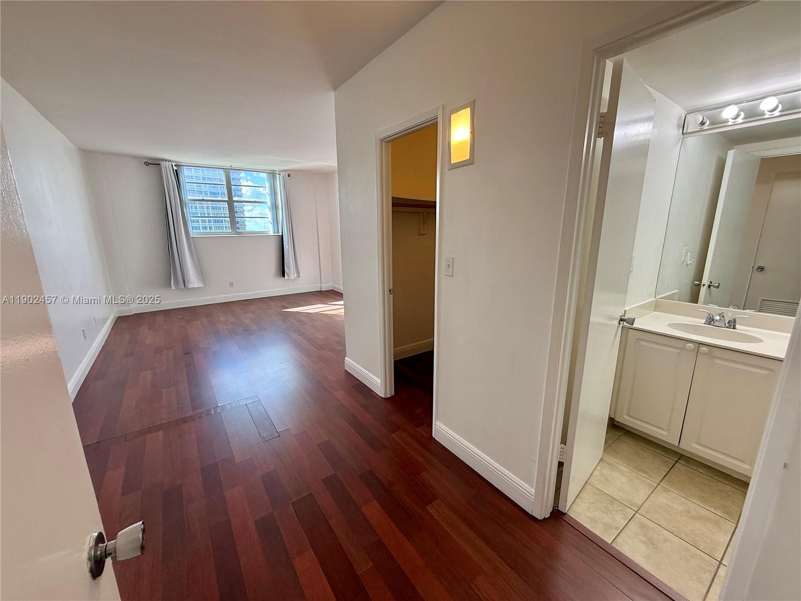 Photo of 19390 Collins Ave  #1423, Sunny Isles Beach, Florida, 33160 - View from entrance