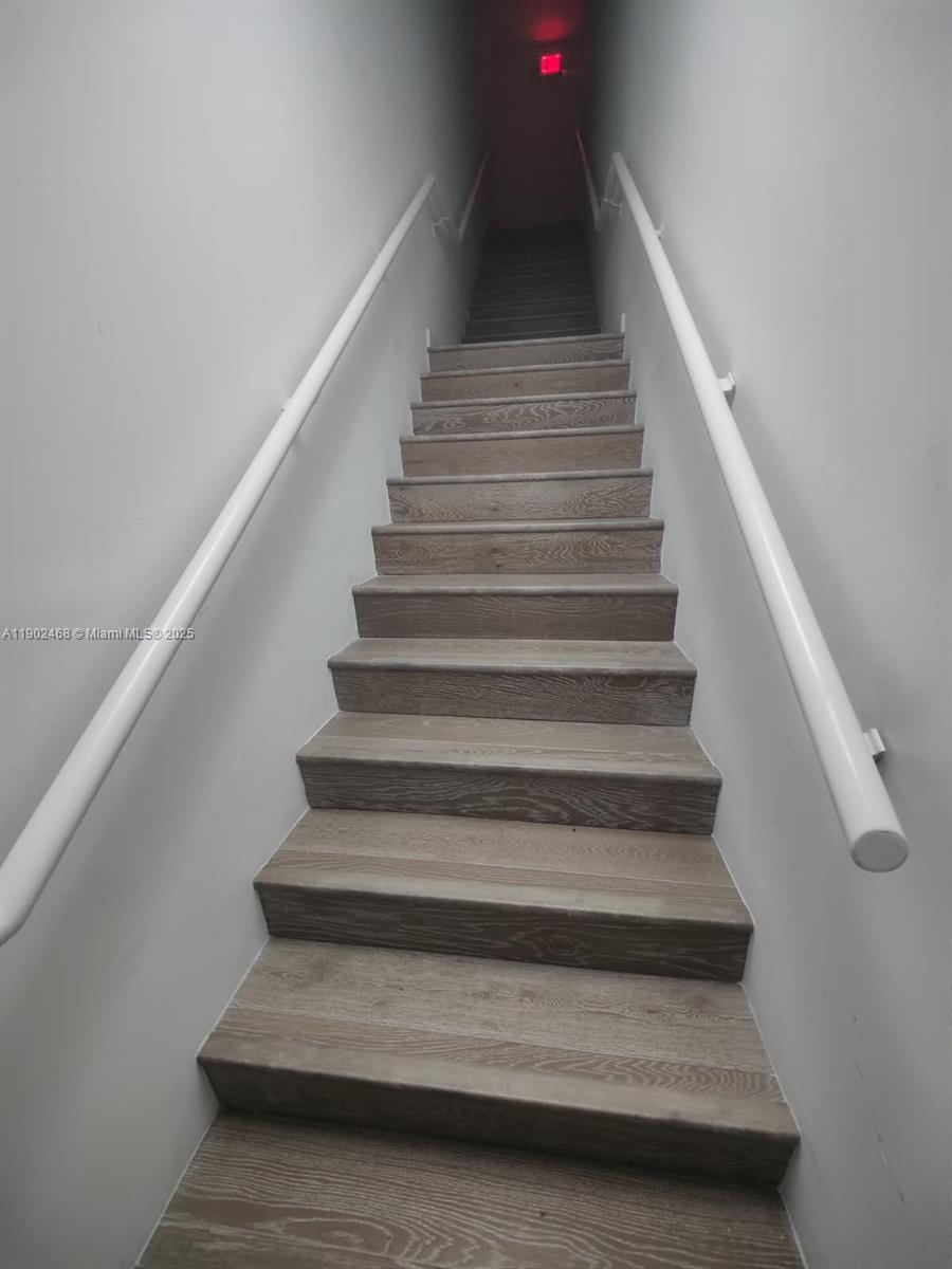 106 A and B  /   sq. ft. $ 2025-10-24 0 Photo