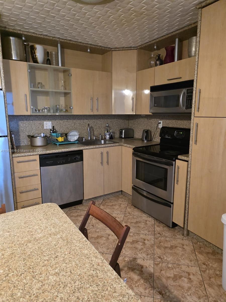 Photo of 1833 Ocean Dr  #1505, Hallandale Beach, Florida, 33009 - 