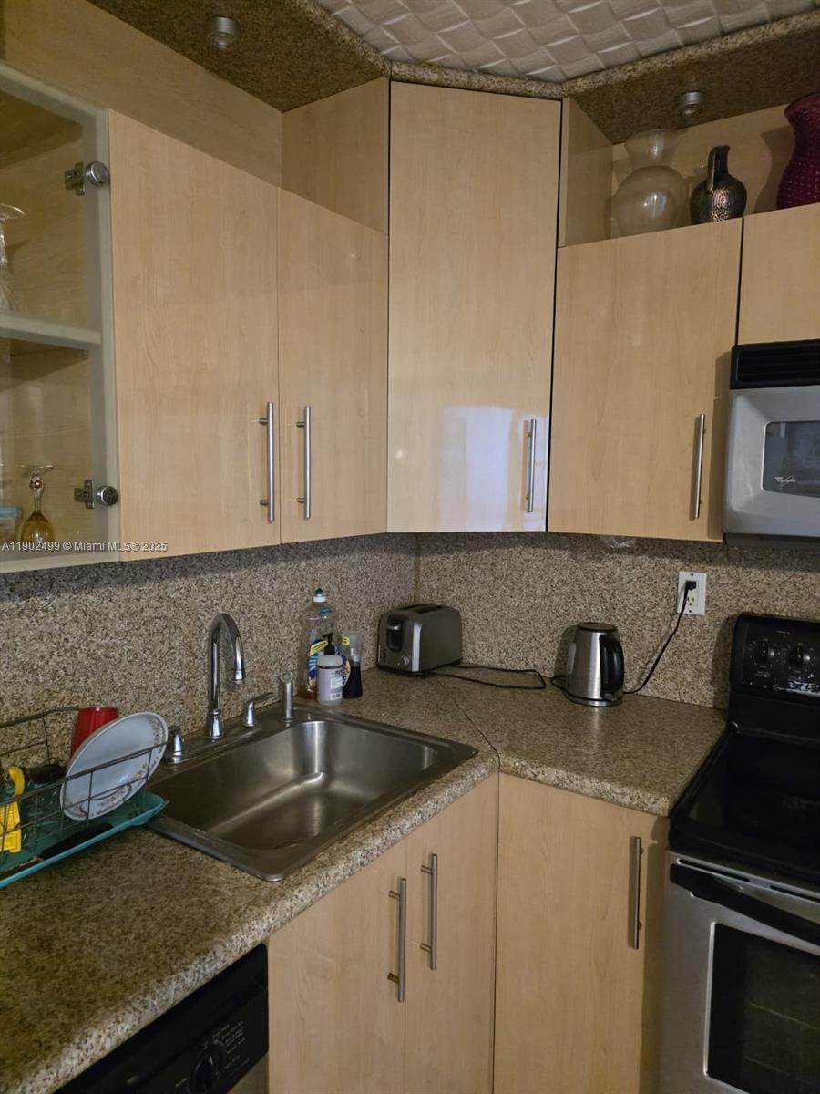 Photo of 1833 Ocean Dr  #1505, Hallandale Beach, Florida, 33009 - 