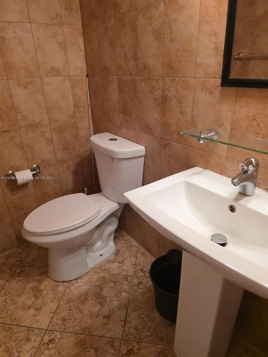 Photo of 1833 Ocean Dr  #1505, Hallandale Beach, Florida, 33009 - 