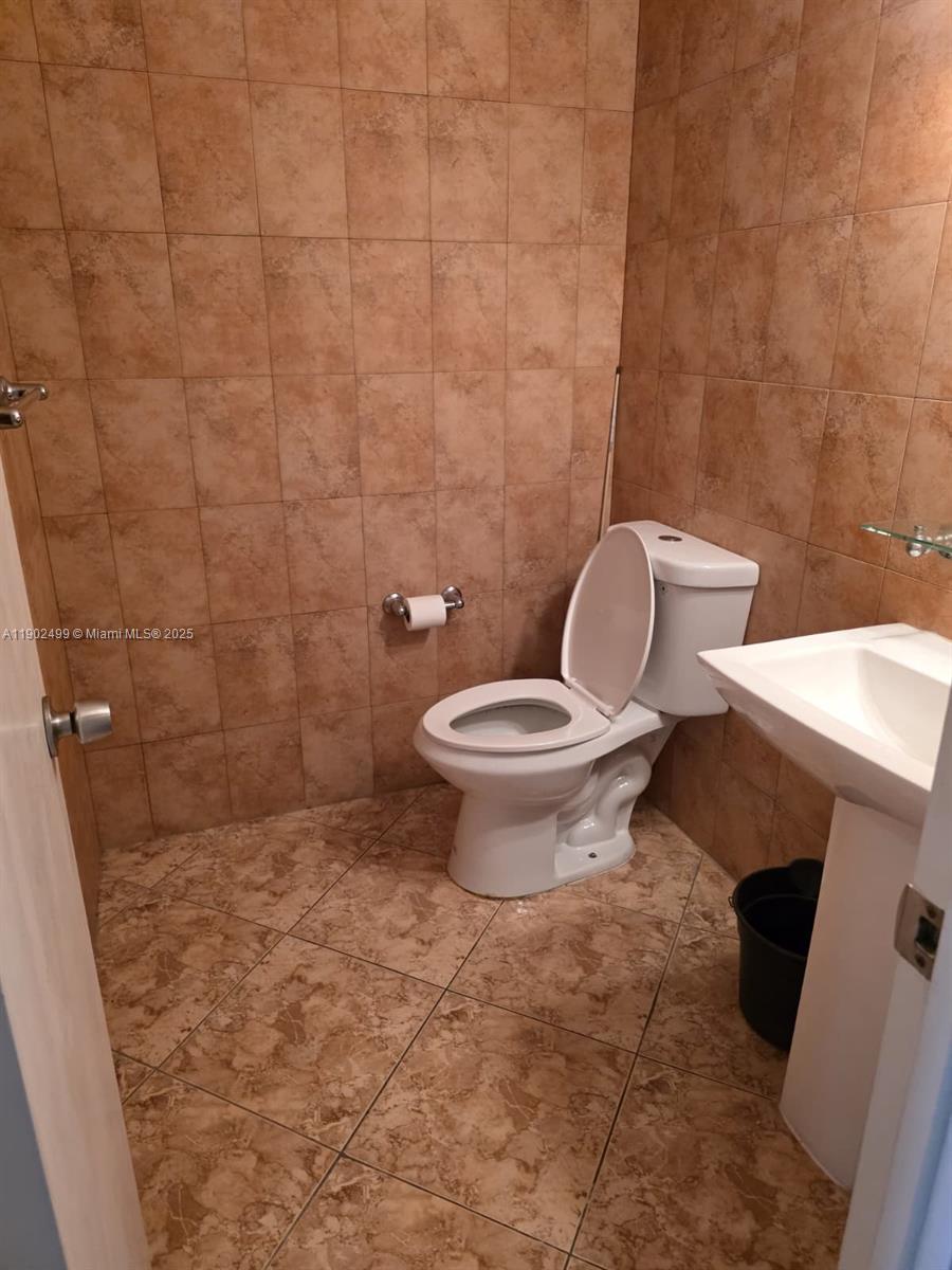 Photo of 1833 Ocean Dr  #1505, Hallandale Beach, Florida, 33009 - 