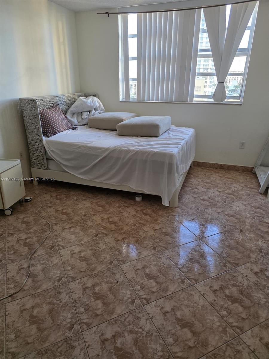 Photo of 1833 Ocean Dr  #1505, Hallandale Beach, Florida, 33009 - 