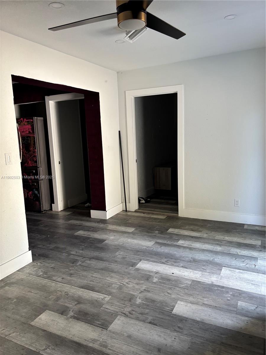 See details 6541 4 / 2 1518 sq. ft. $ 2025-11-20 0 Photo