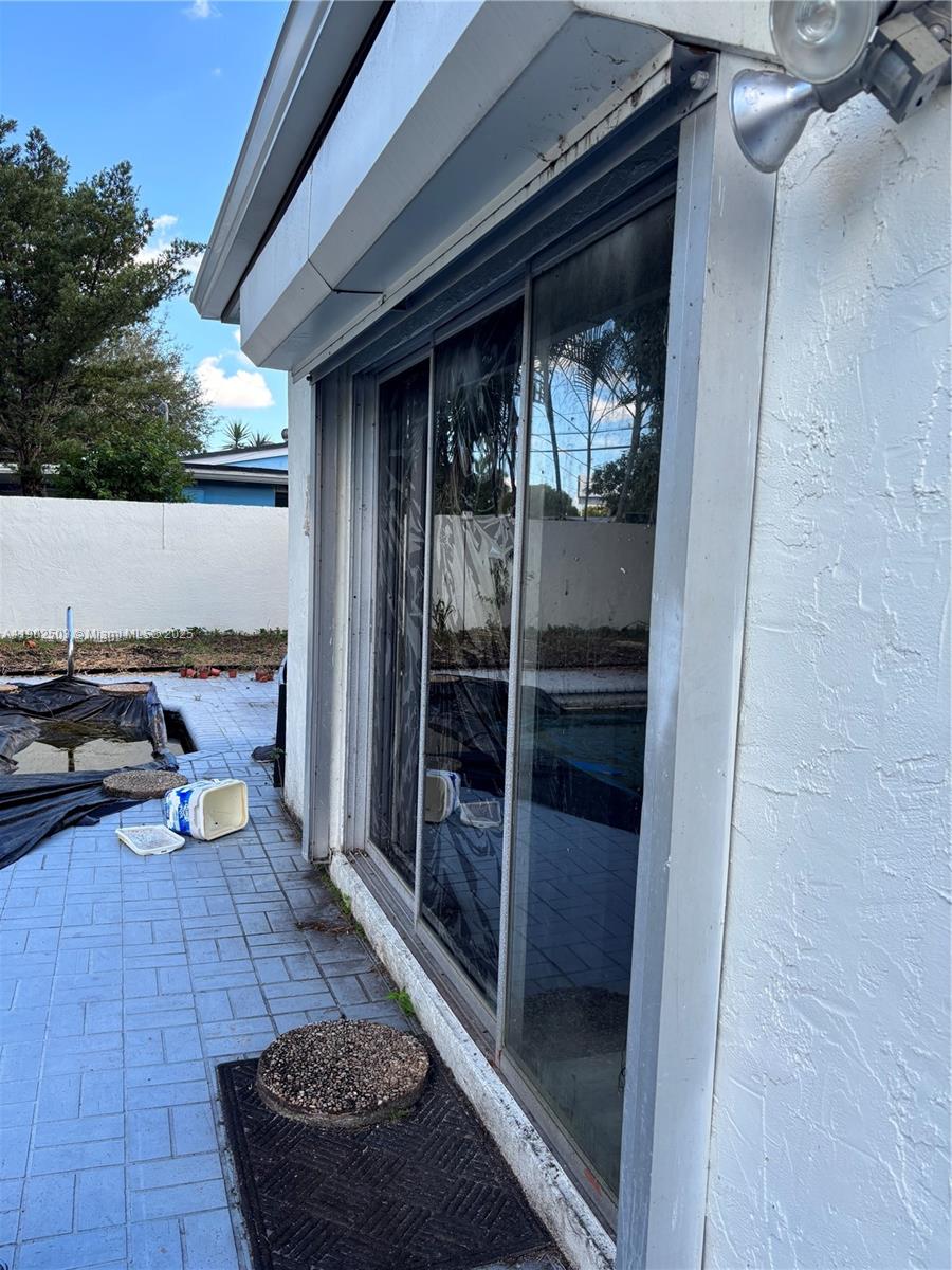 See details 6541 4 / 2 1518 sq. ft. $ 2025-11-20 0 Photo