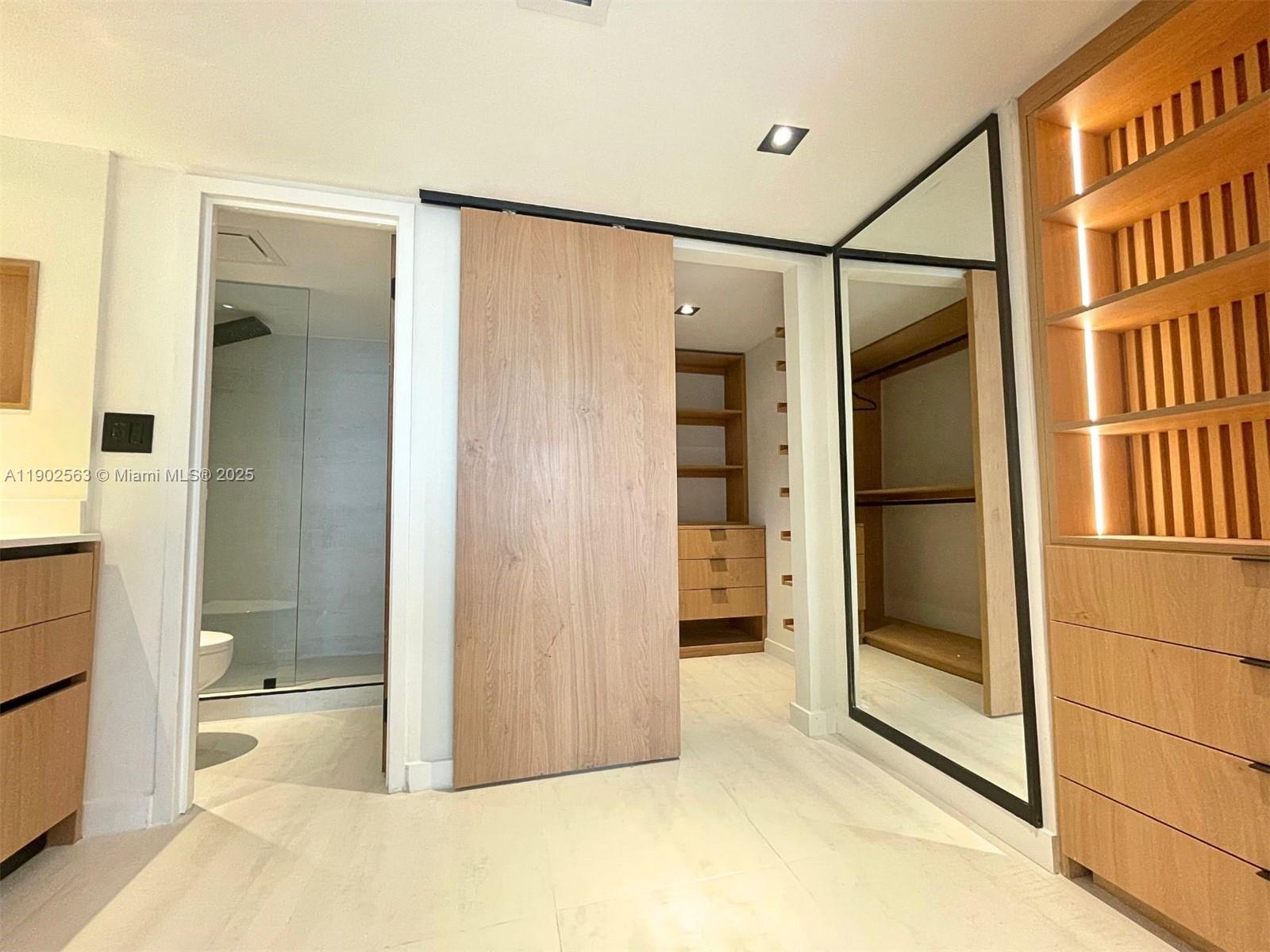 1901 2 / 2 1357 sq. ft. $ 2025-10-25 0 Photo