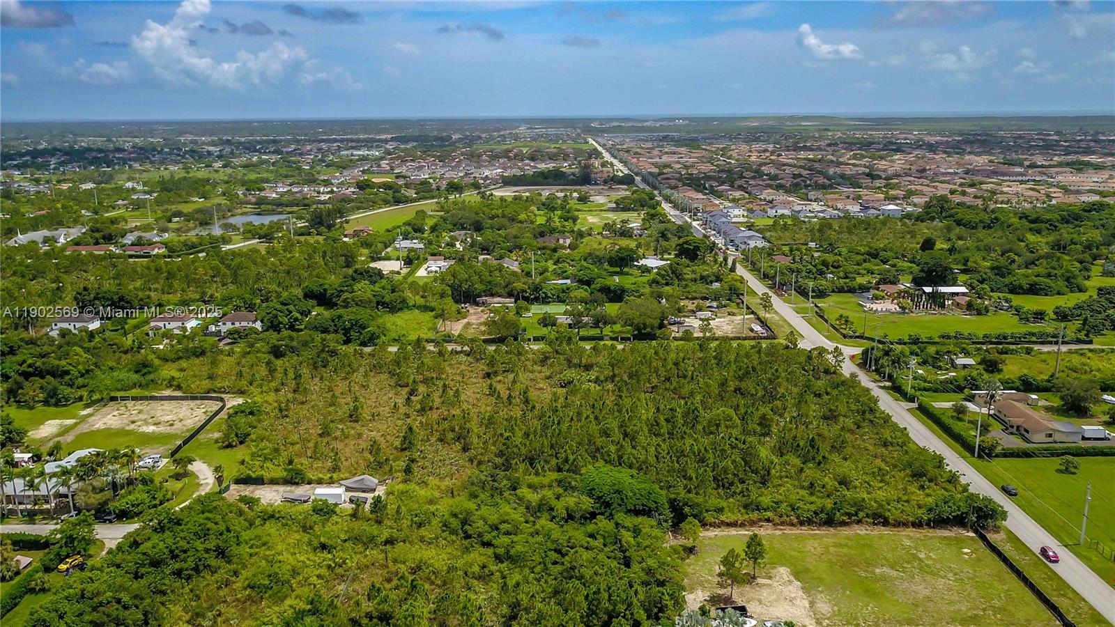 Подробнее   /   кв.футов $ 2025-10-25 0 Фото