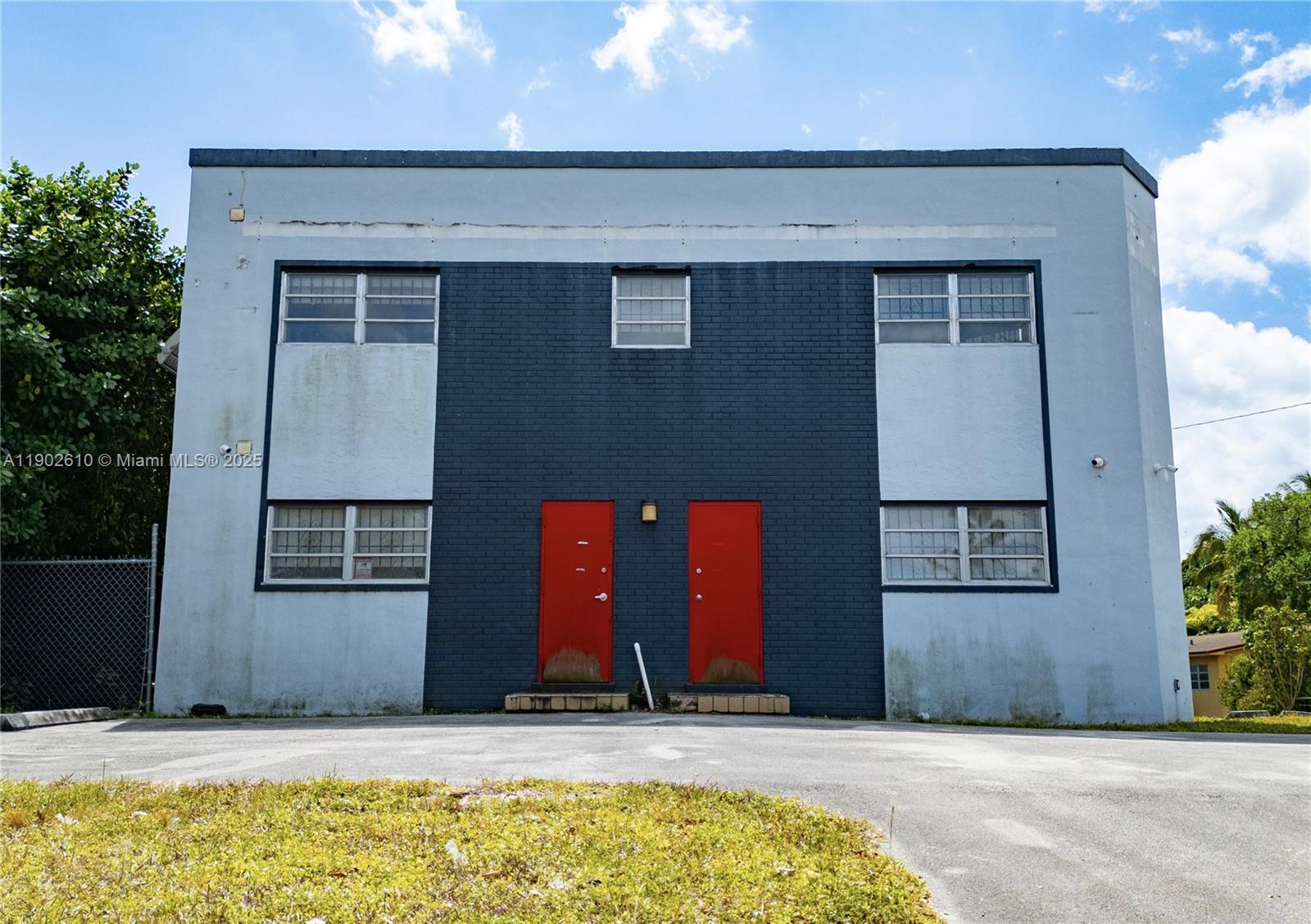 See details   /   sq. ft. $ 2025-10-25 0 Photo