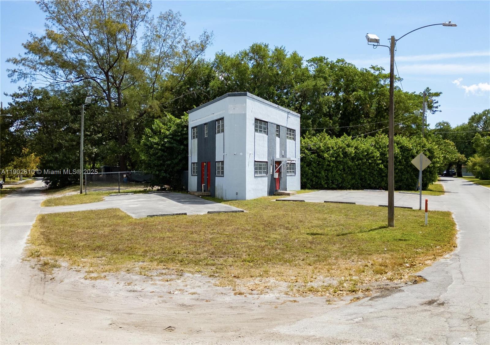 See details   /   sq. ft. $ 2025-10-25 0 Photo