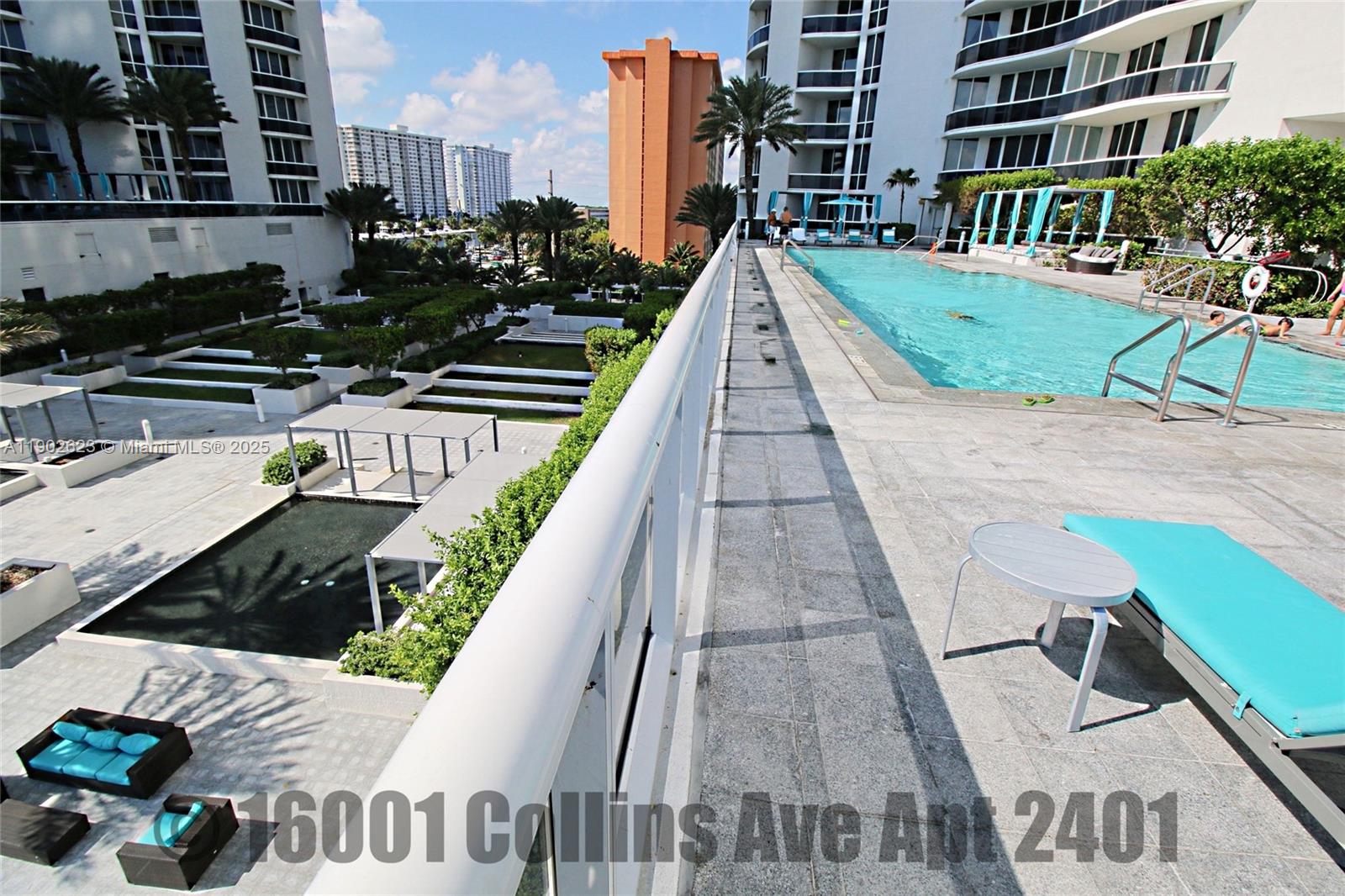 See details 2401 3 / 4 2768 sq. ft. $ 2025-10-25 0 Photo