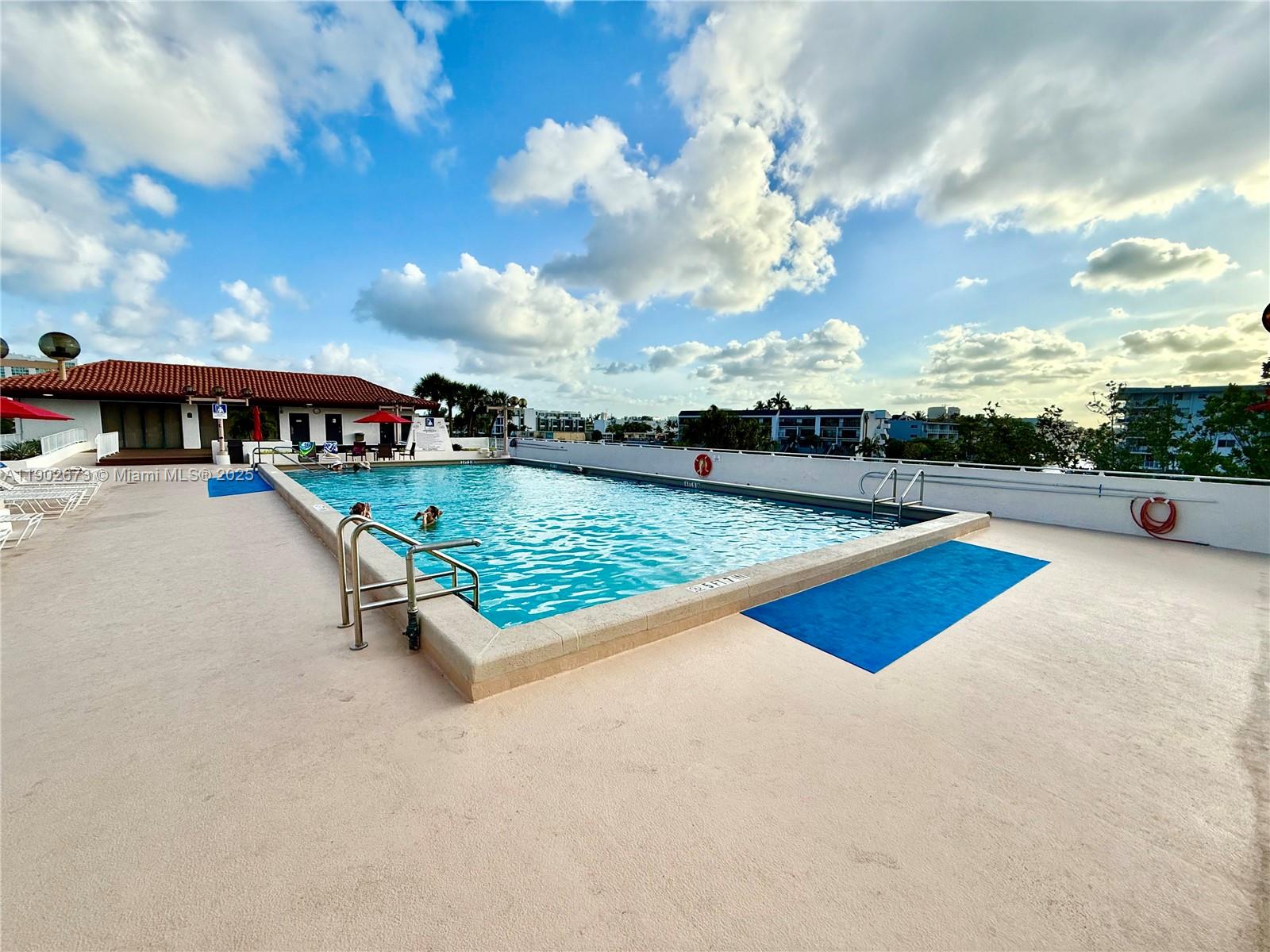 2010 2 / 2 1396 sq. ft. $ 2025-10-25 0 Photo