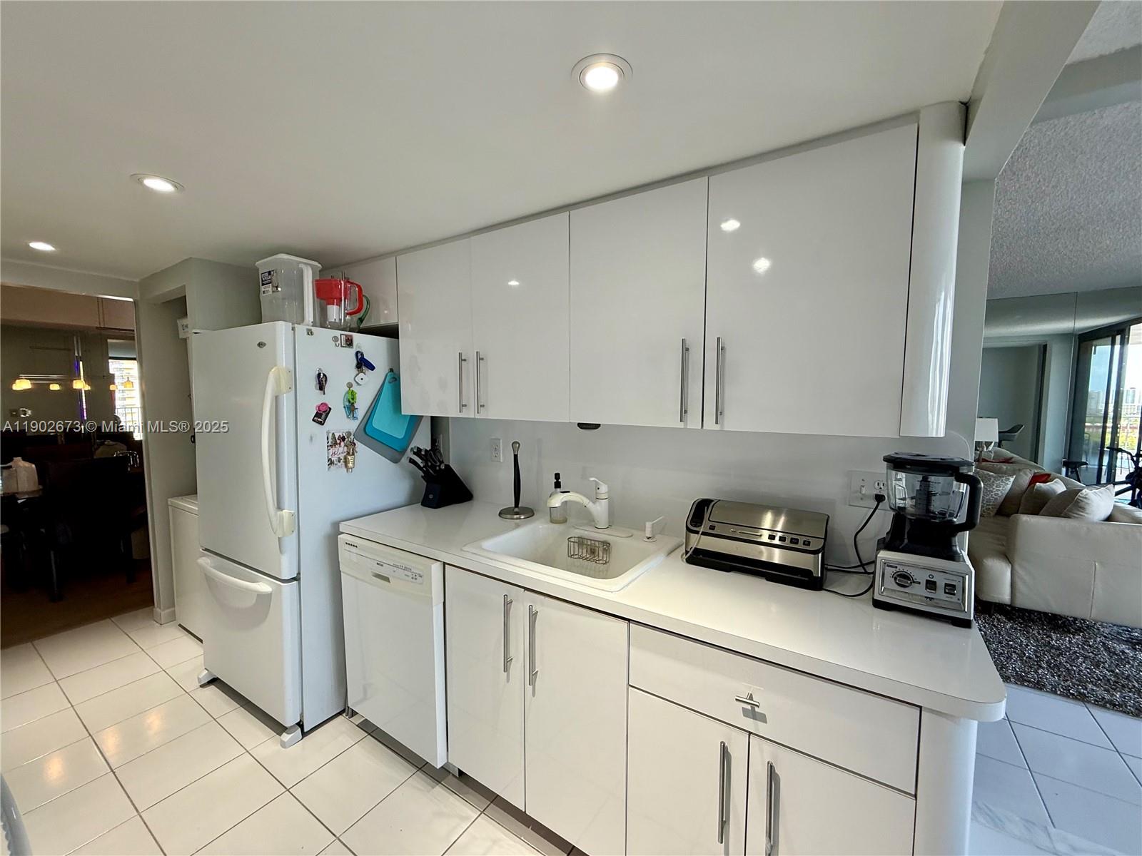 2010 2 / 2 1396 sq. ft. $ 2025-10-25 0 Photo