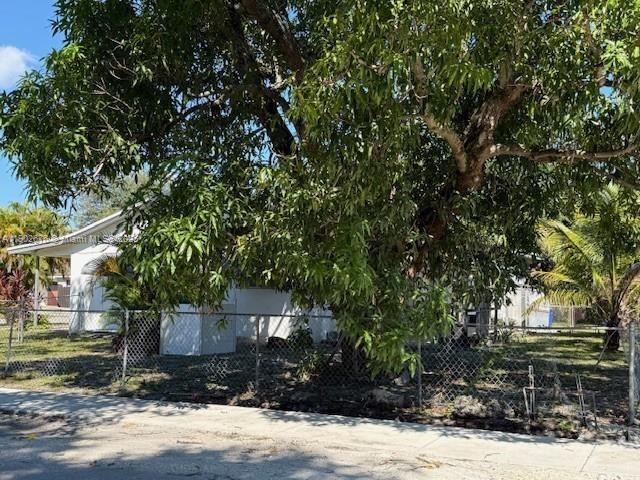 Ver detalles   /  2242 sq. ft. $ 2025-10-25 0 foto