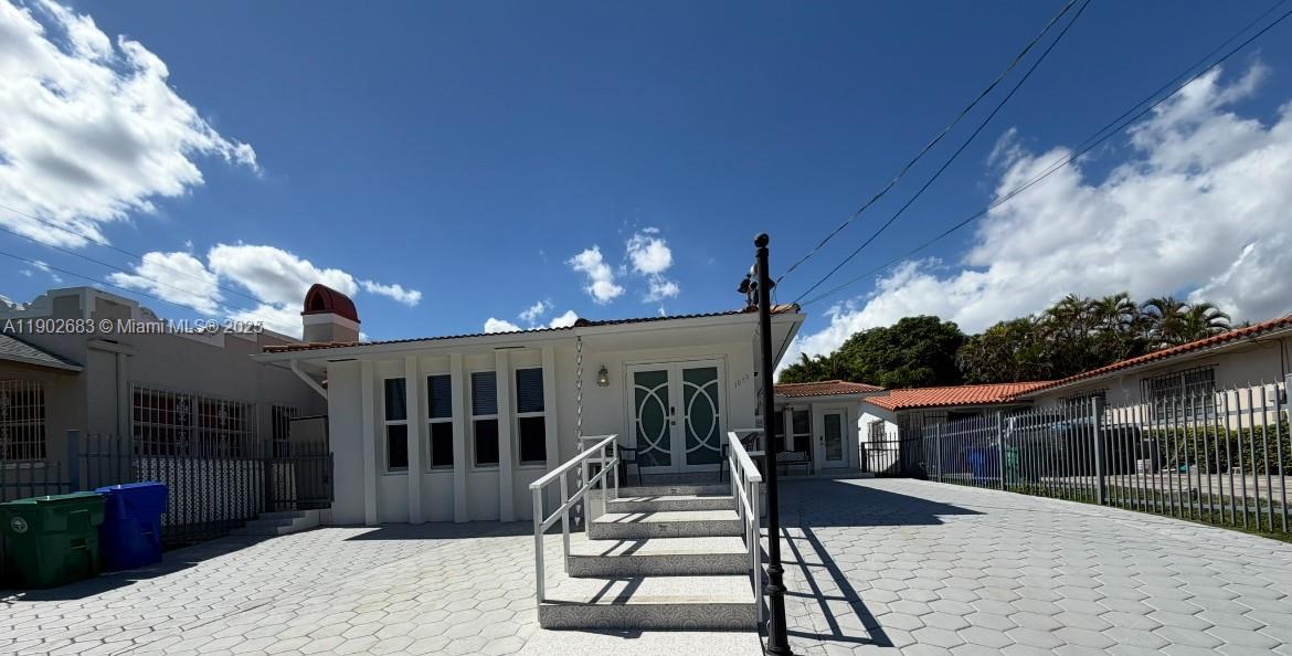 Подробнее   /  2505 кв.футов $ 2025-10-25 0 Фото