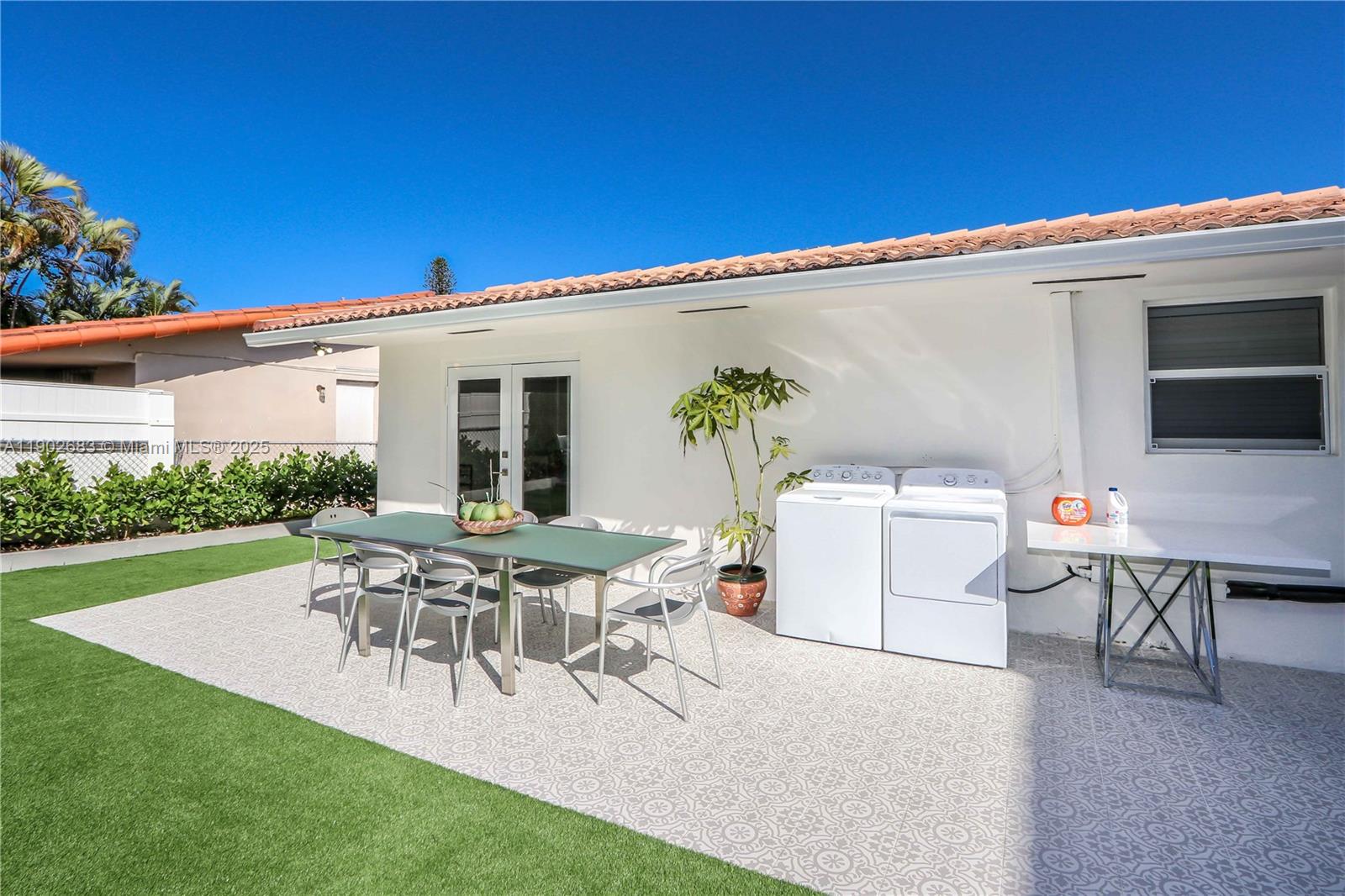 Подробнее   /  2505 кв.футов $ 2025-10-25 0 Фото