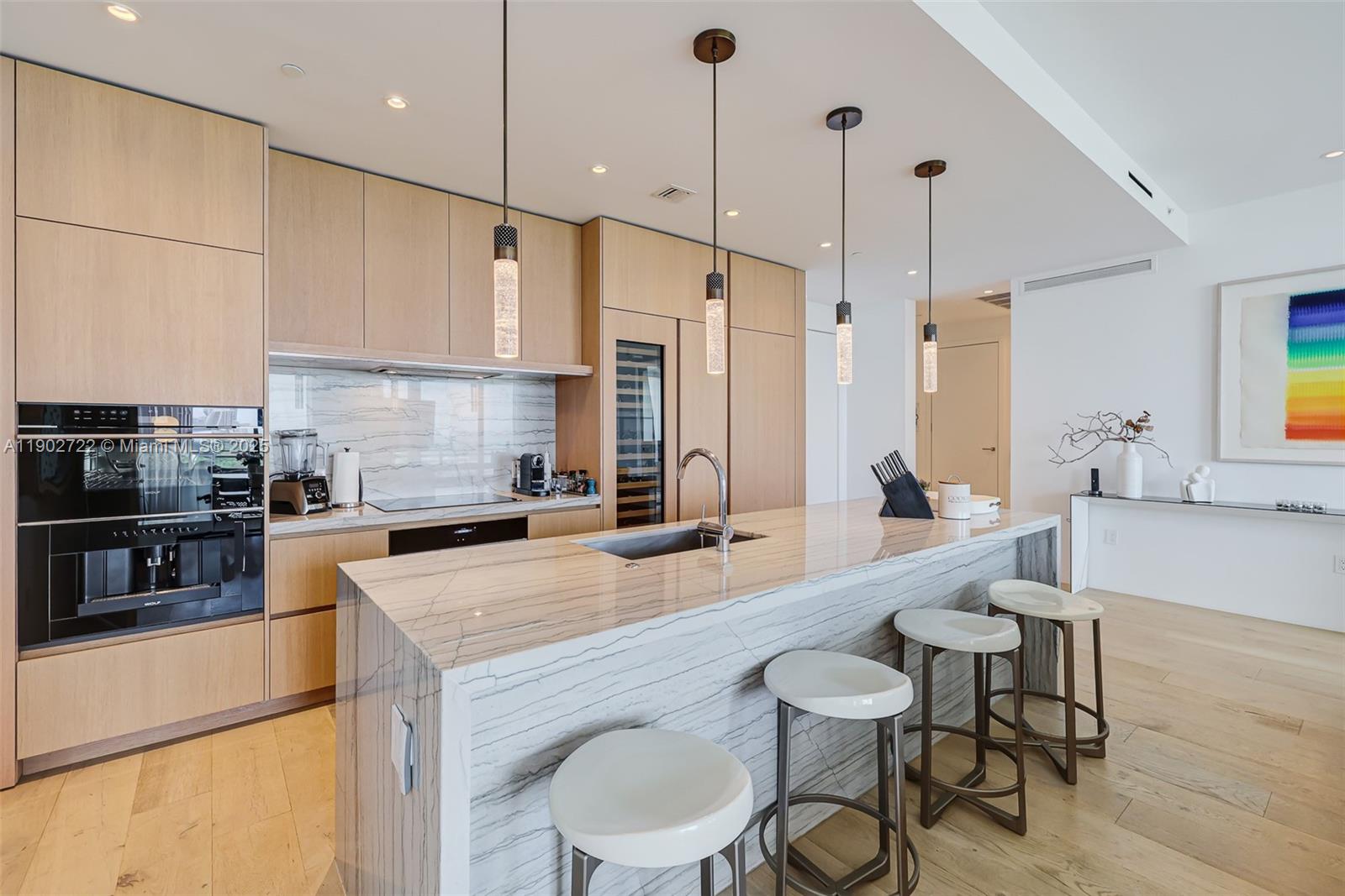 904 2 / 3 1457 sq. ft. $ 2025-10-25 0 Photo