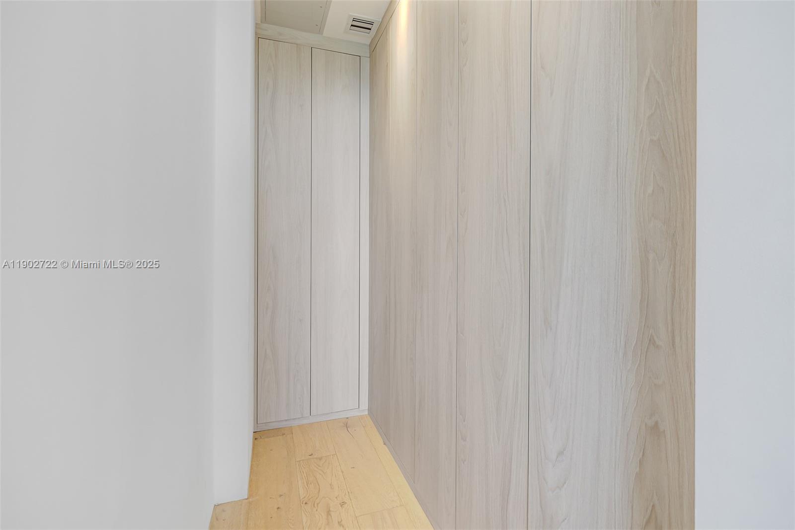 904 2 / 3 1457 sq. ft. $ 2025-10-25 0 Photo