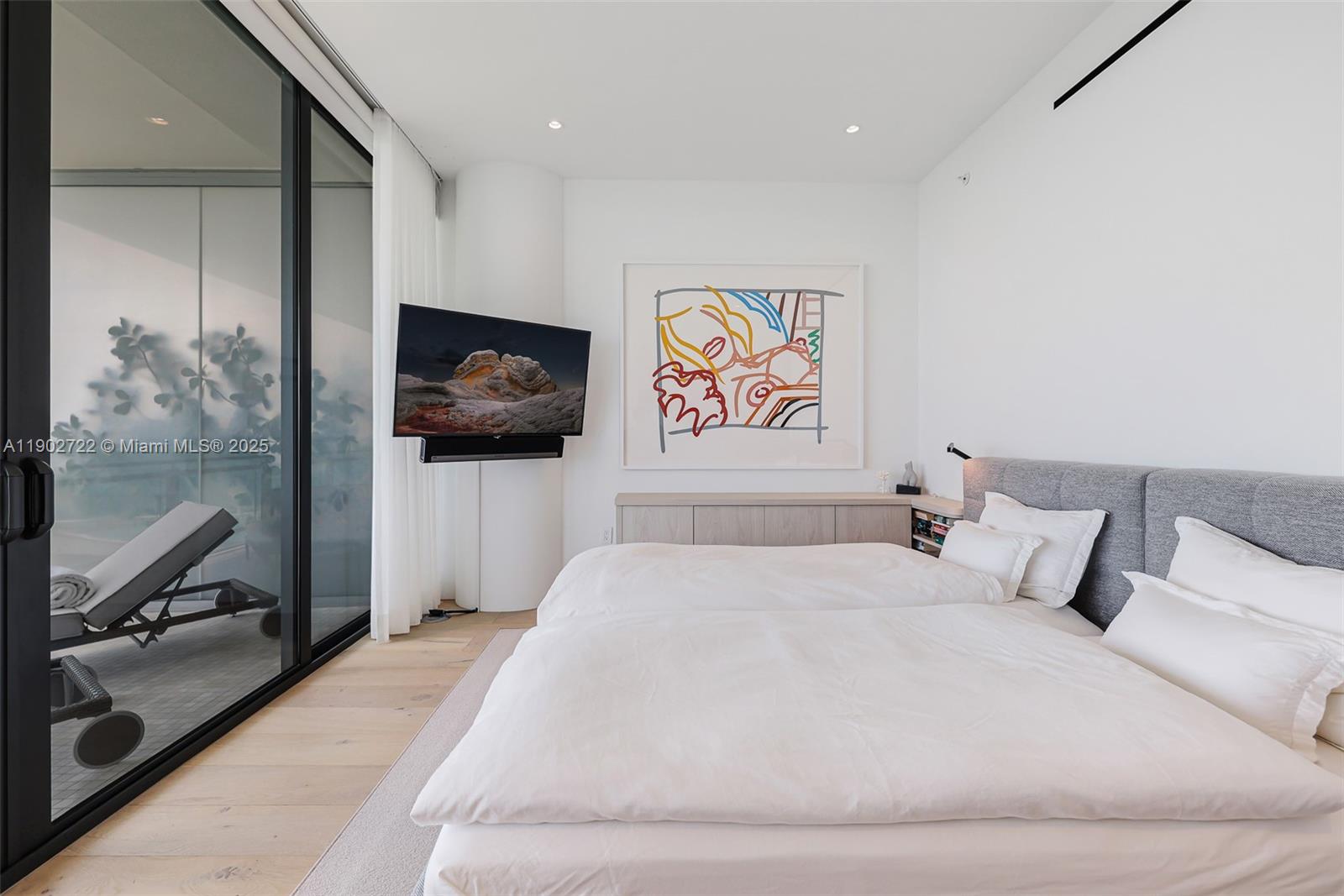 904 2 / 3 1457 sq. ft. $ 2025-10-25 0 Photo