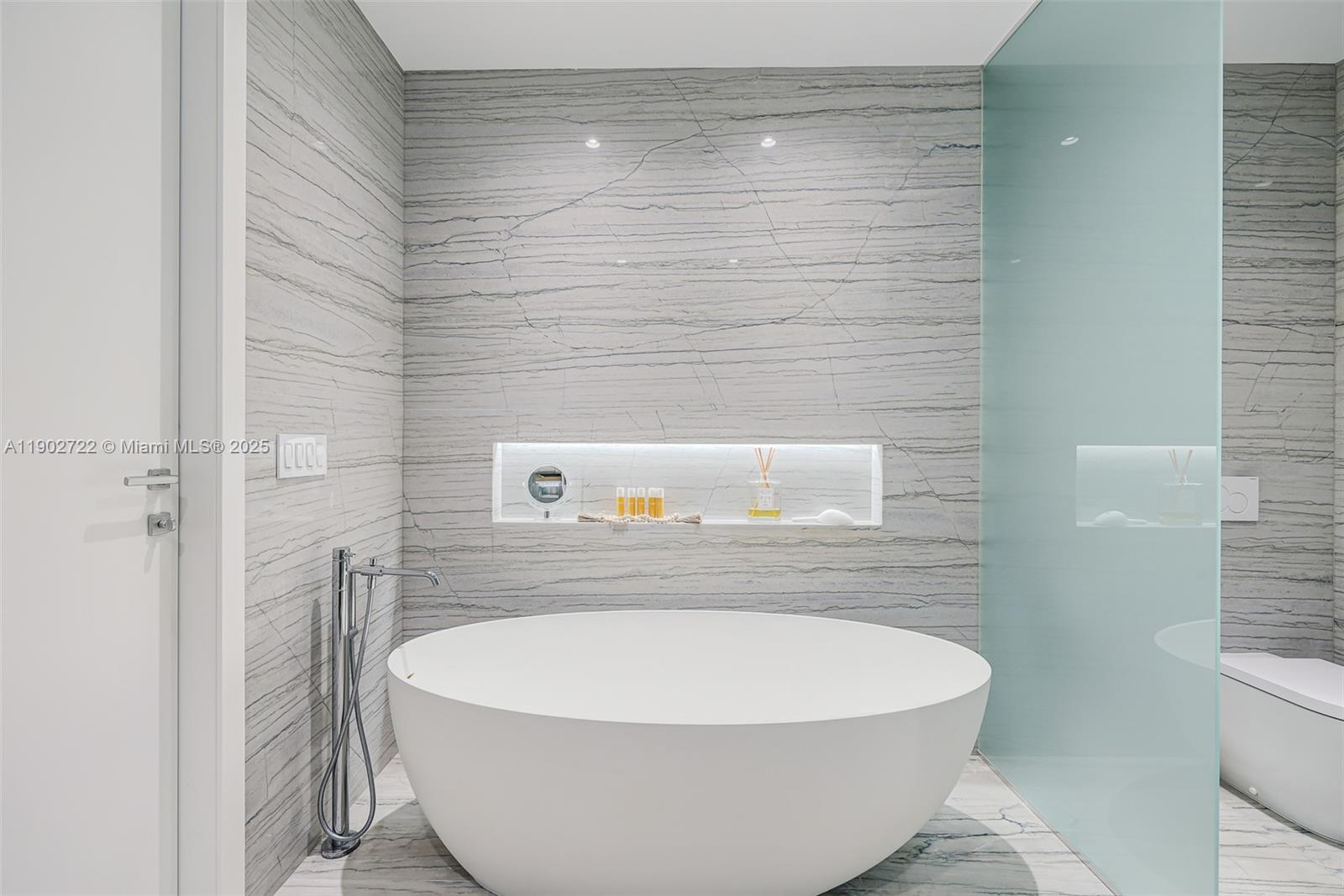 904 2 / 3 1457 sq. ft. $ 2025-10-25 0 Photo