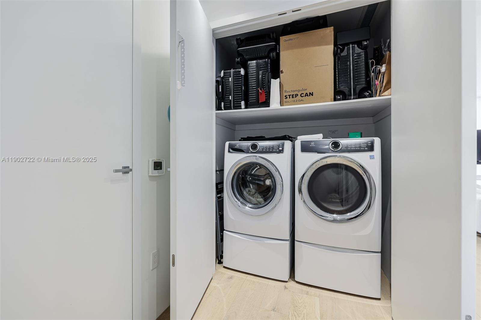 904 2 / 3 1457 sq. ft. $ 2025-10-25 0 Photo