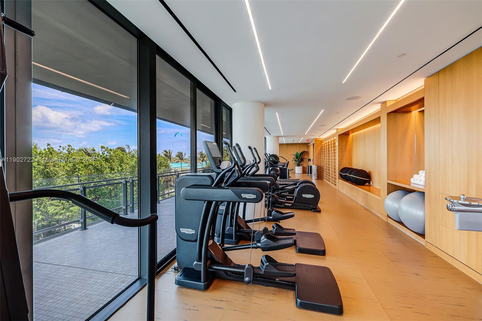 904 2 / 3 1457 sq. ft. $ 2025-10-25 0 Photo