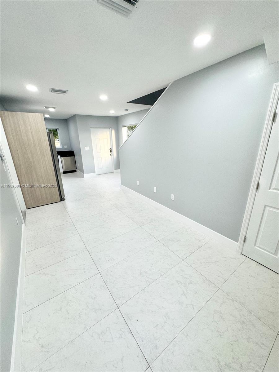 Ver detalles   /  1811 sq. ft. $ 2025-10-26 0 foto