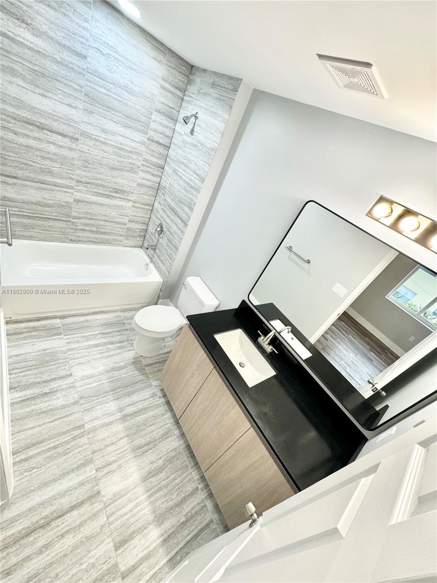 Ver detalles   /  1811 sq. ft. $ 2025-10-26 0 foto