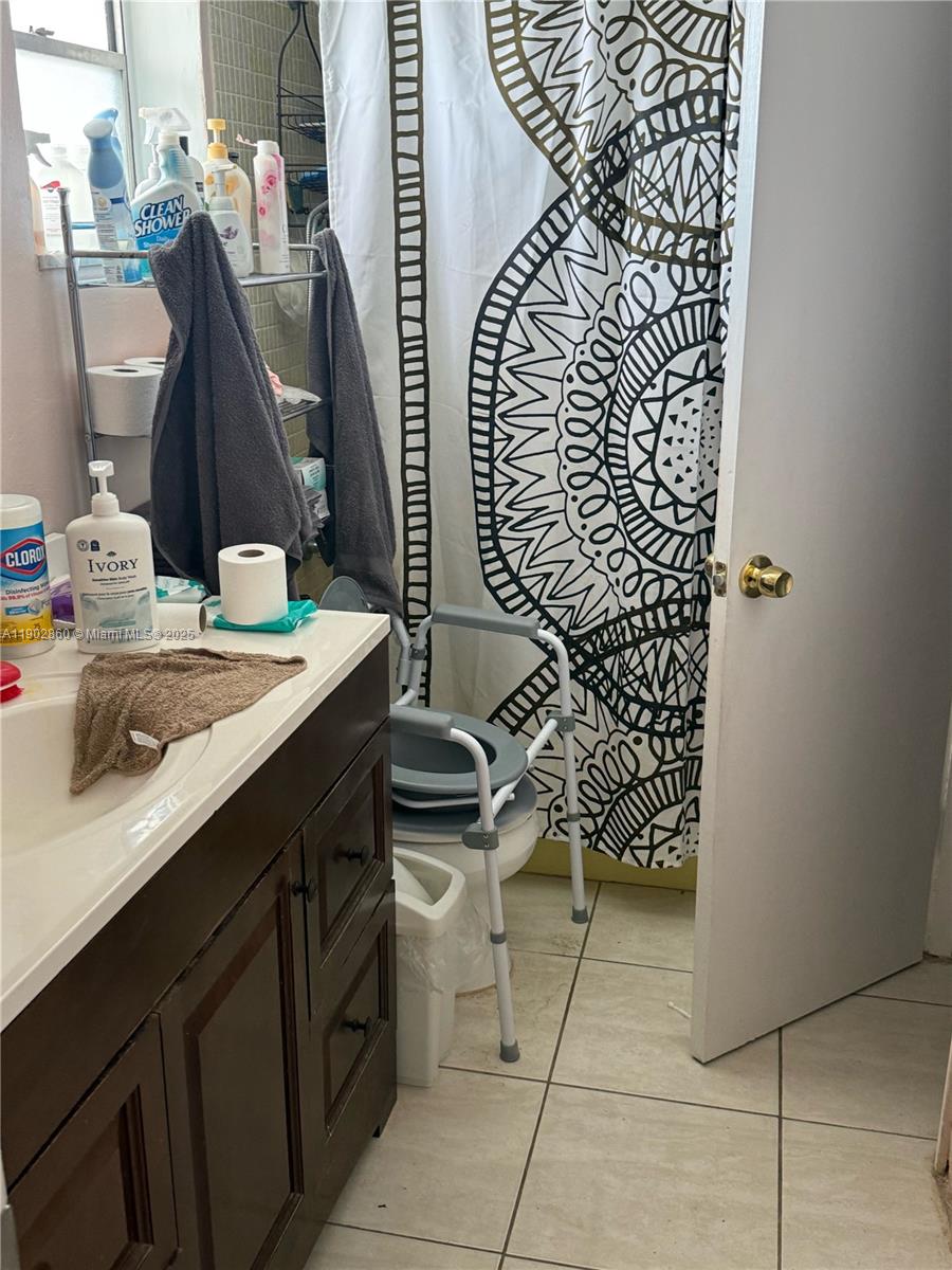 Ver detalles 715 1 / 1 793 sq. ft. $ 2026-05-18 0 foto