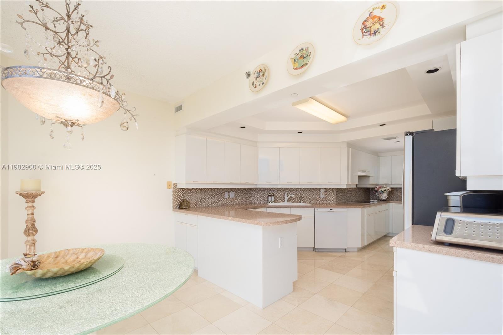 See details 1109 2 / 3 2630 sq. ft. $ 2025-10-26 0 Photo