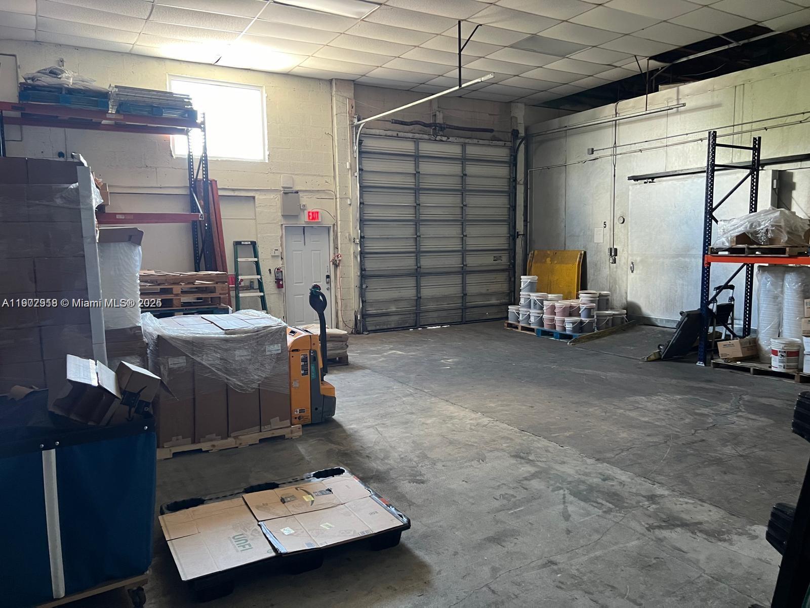   /   sq. ft. $ 2025-10-26 0 Photo