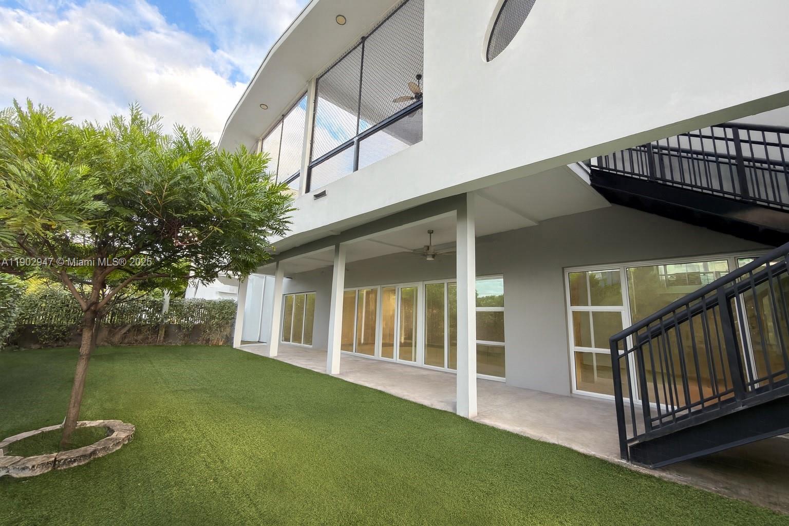 See details   /   sq. ft. $ 2025-10-27 0 Photo