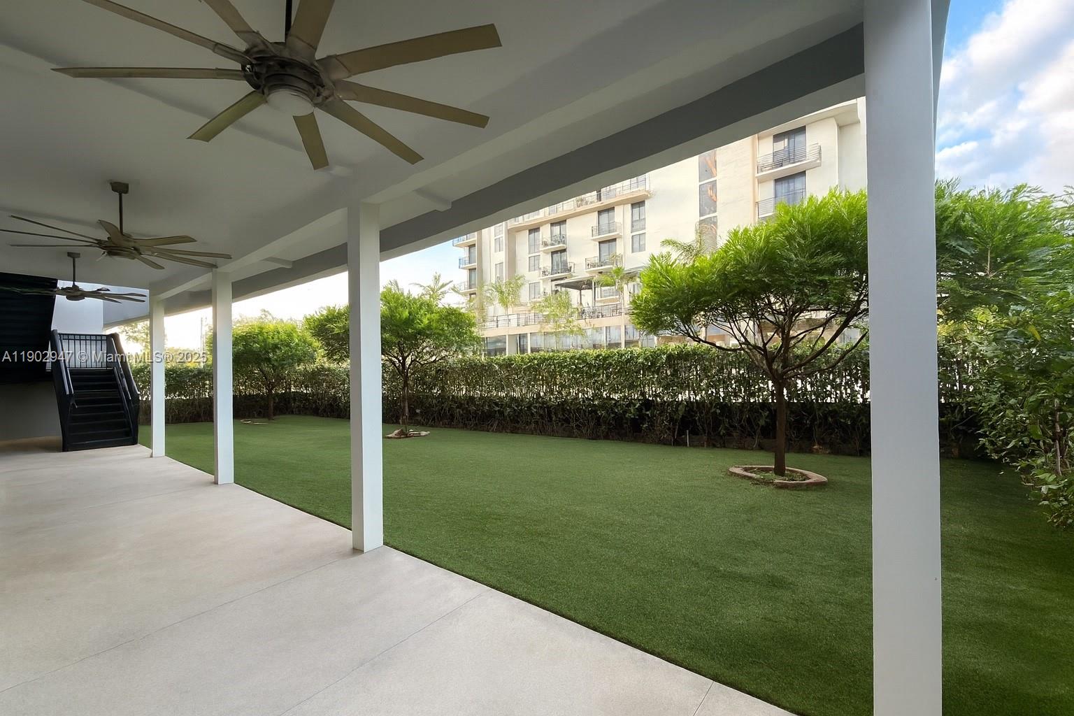 See details   /   sq. ft. $ 2025-10-27 0 Photo