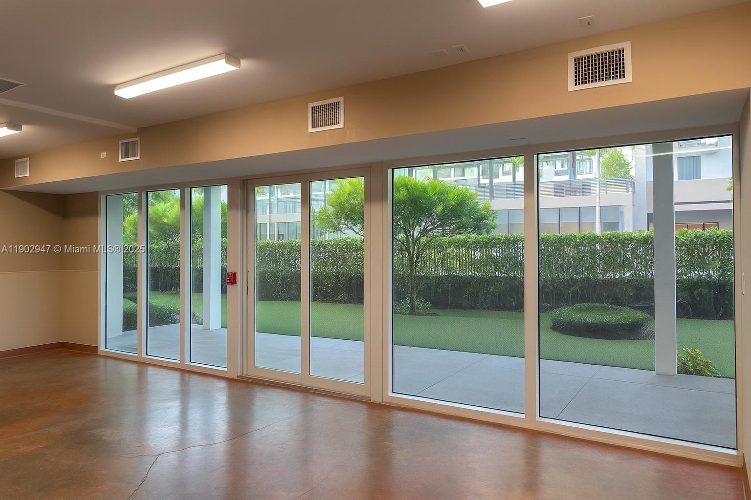 See details   /   sq. ft. $ 2025-10-27 0 Photo