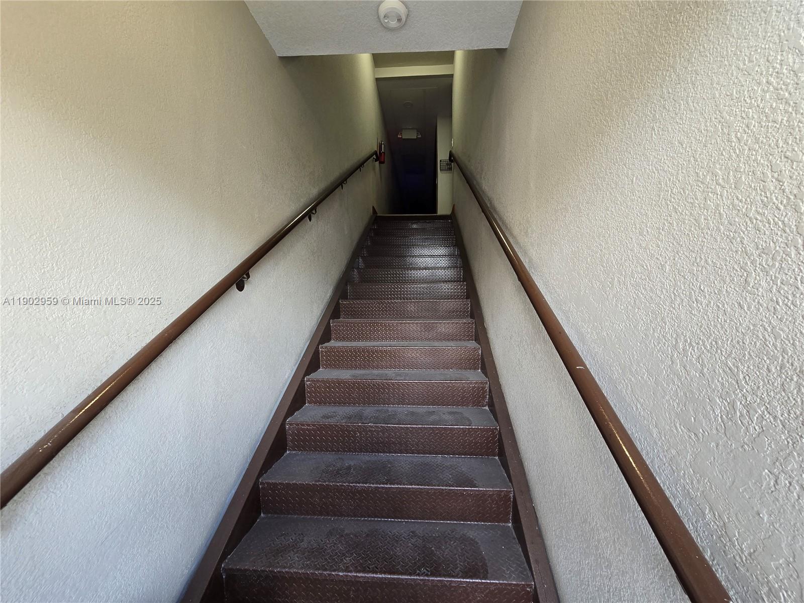 See details   /   sq. ft. $ 2025-10-27 0 Photo