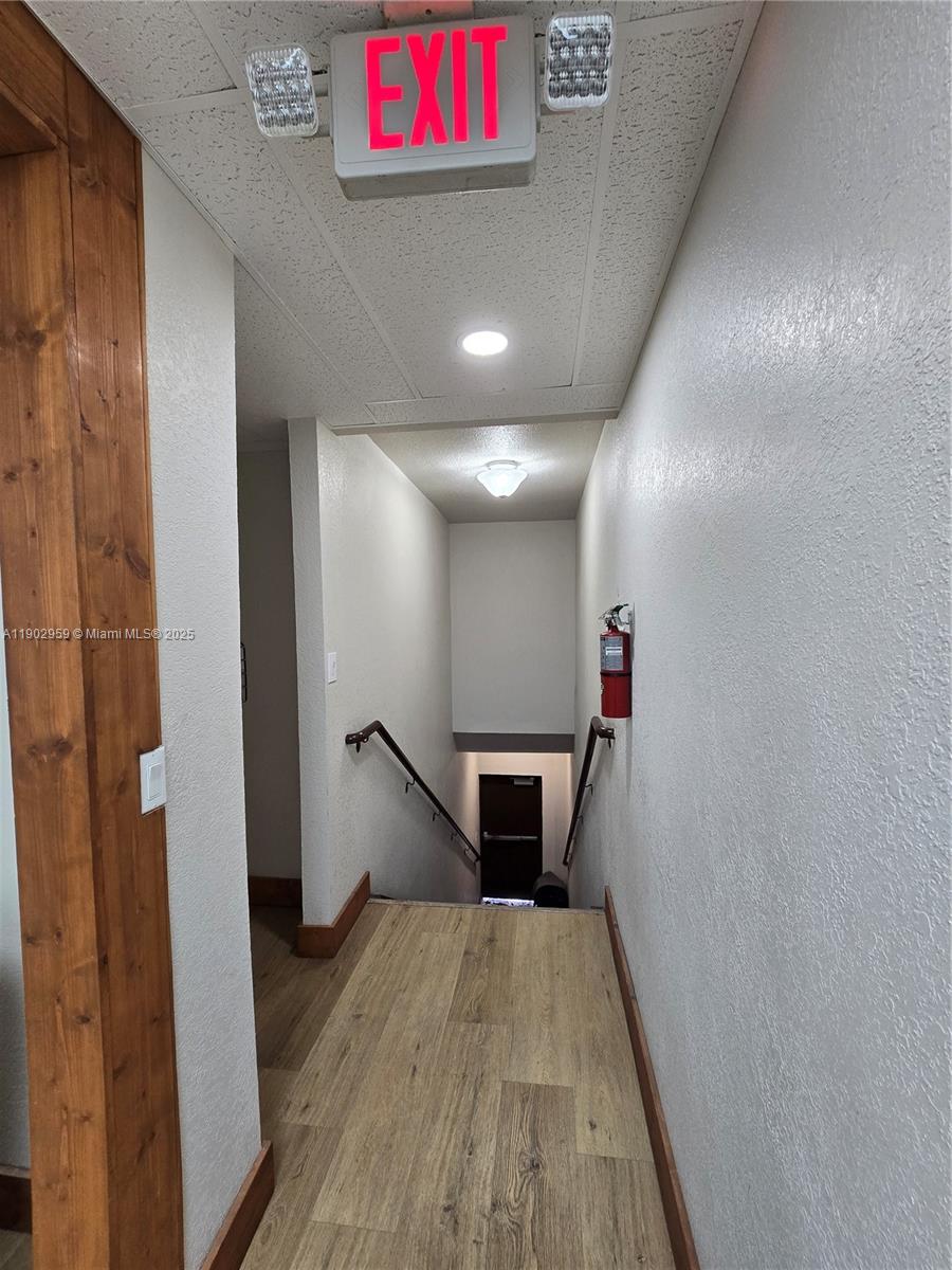 See details   /   sq. ft. $ 2025-10-27 0 Photo