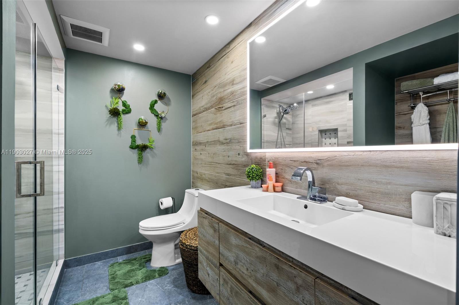 Photo of 1001 Three Islands Blvd  (1001), Hallandale Beach, Florida, 33009 - 